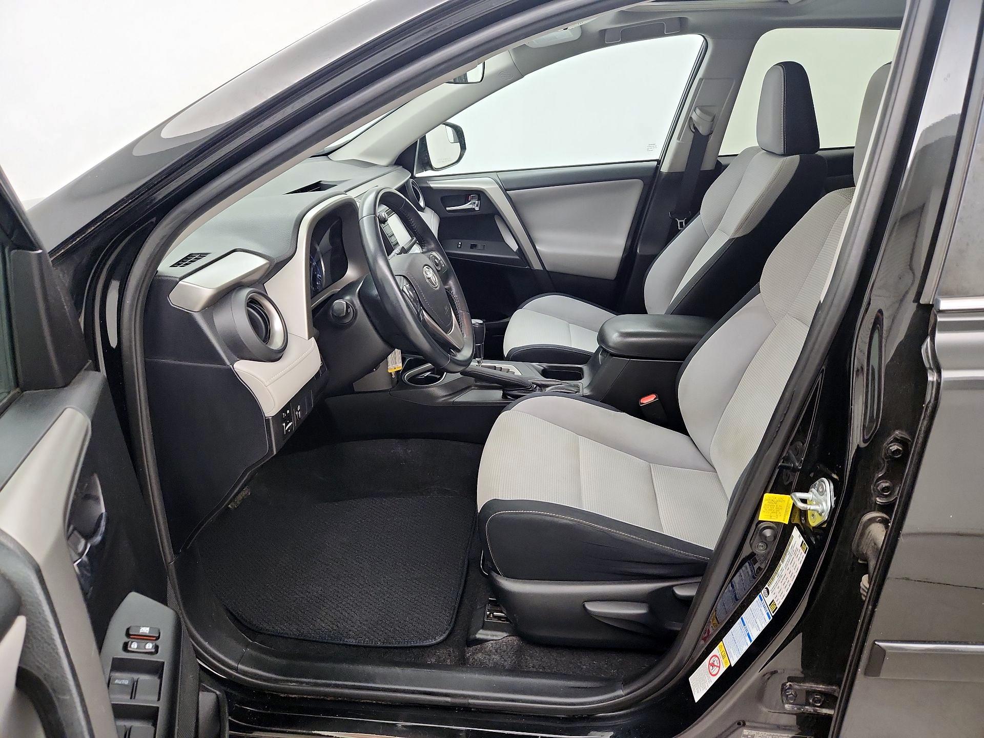 Thumbnail: 2016 Toyota RAV4 - 11