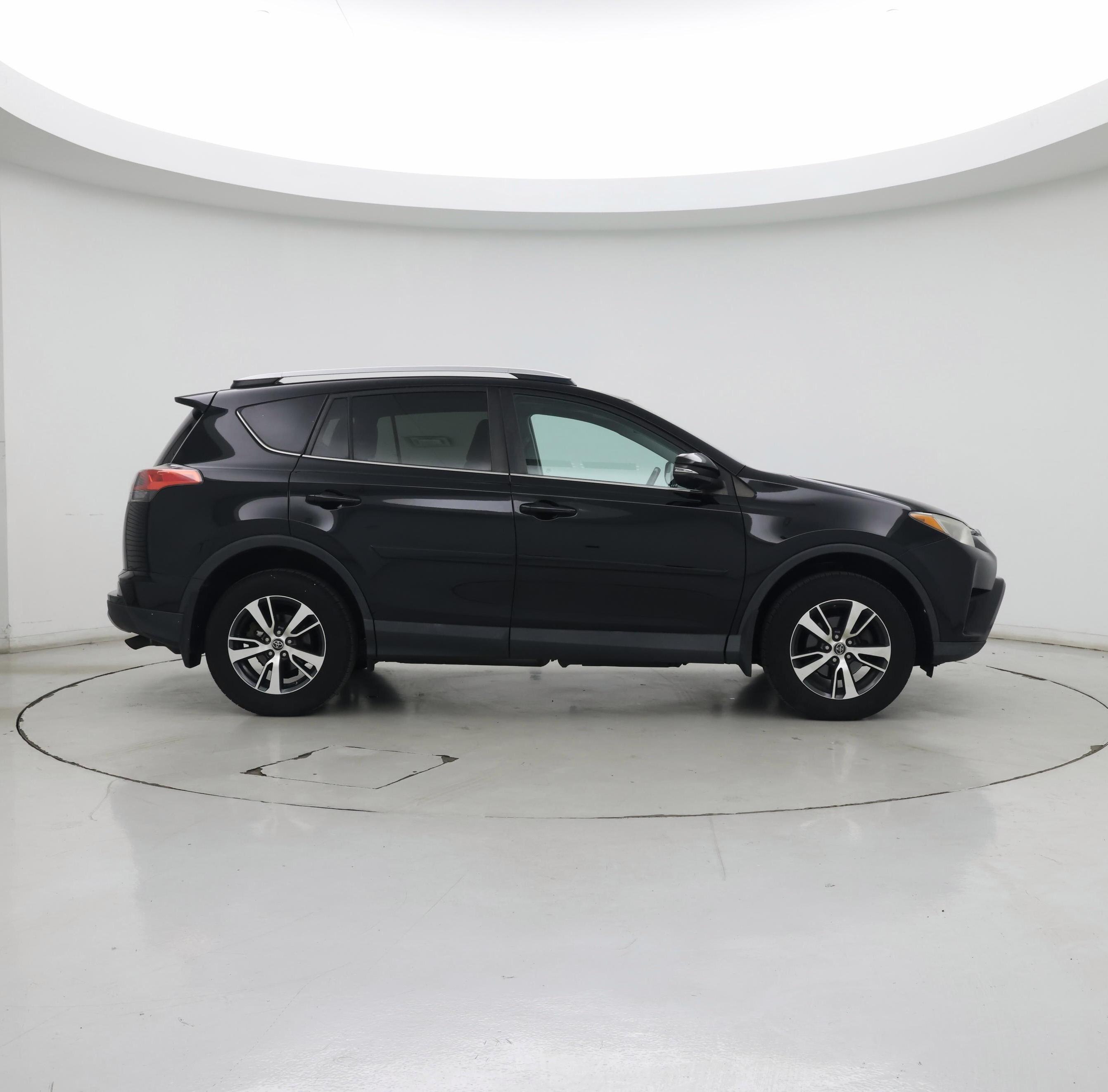 Thumbnail: 2016 Toyota RAV4 - 7