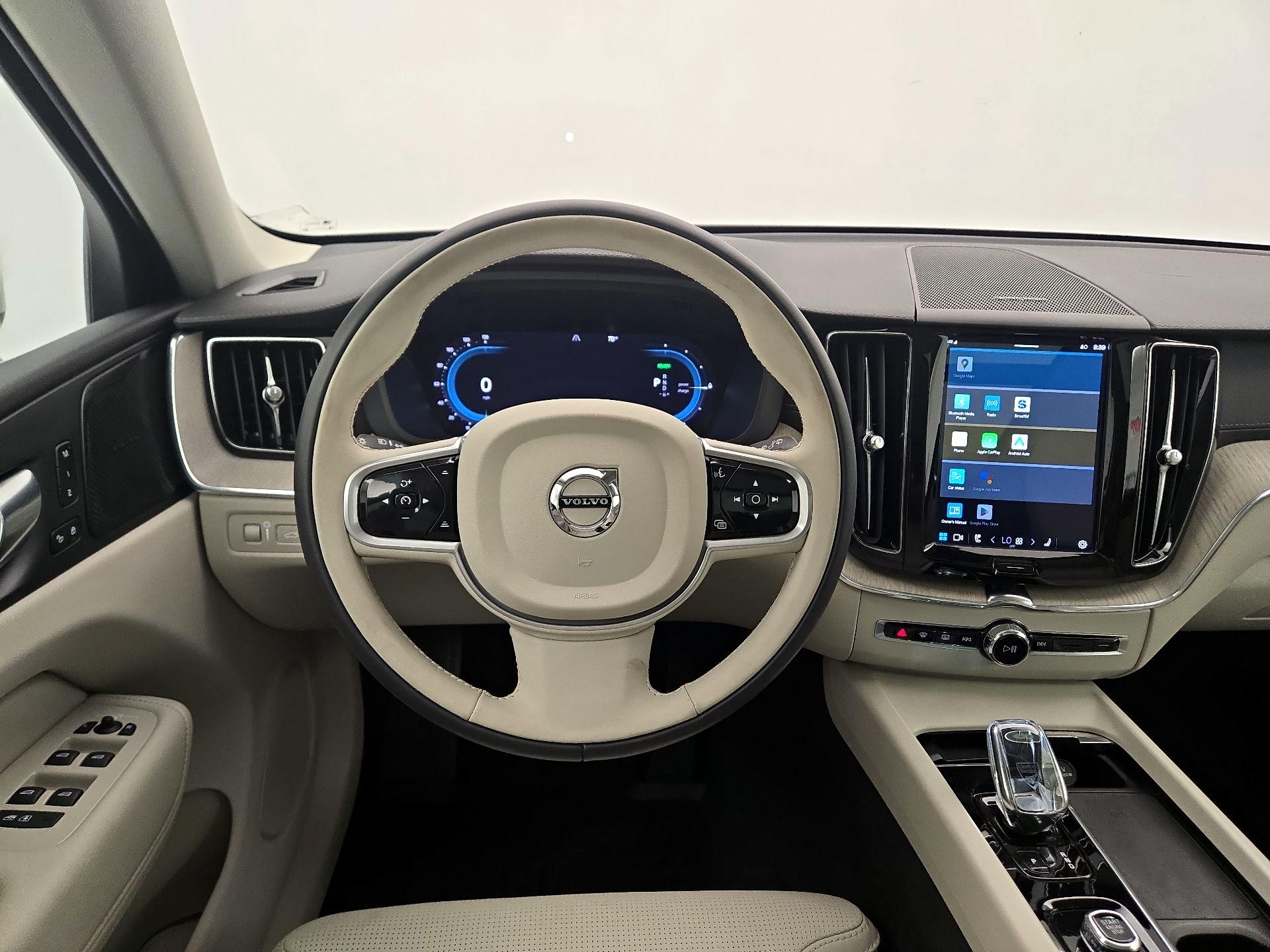 Thumbnail: 2022 Volvo XC60 - 10