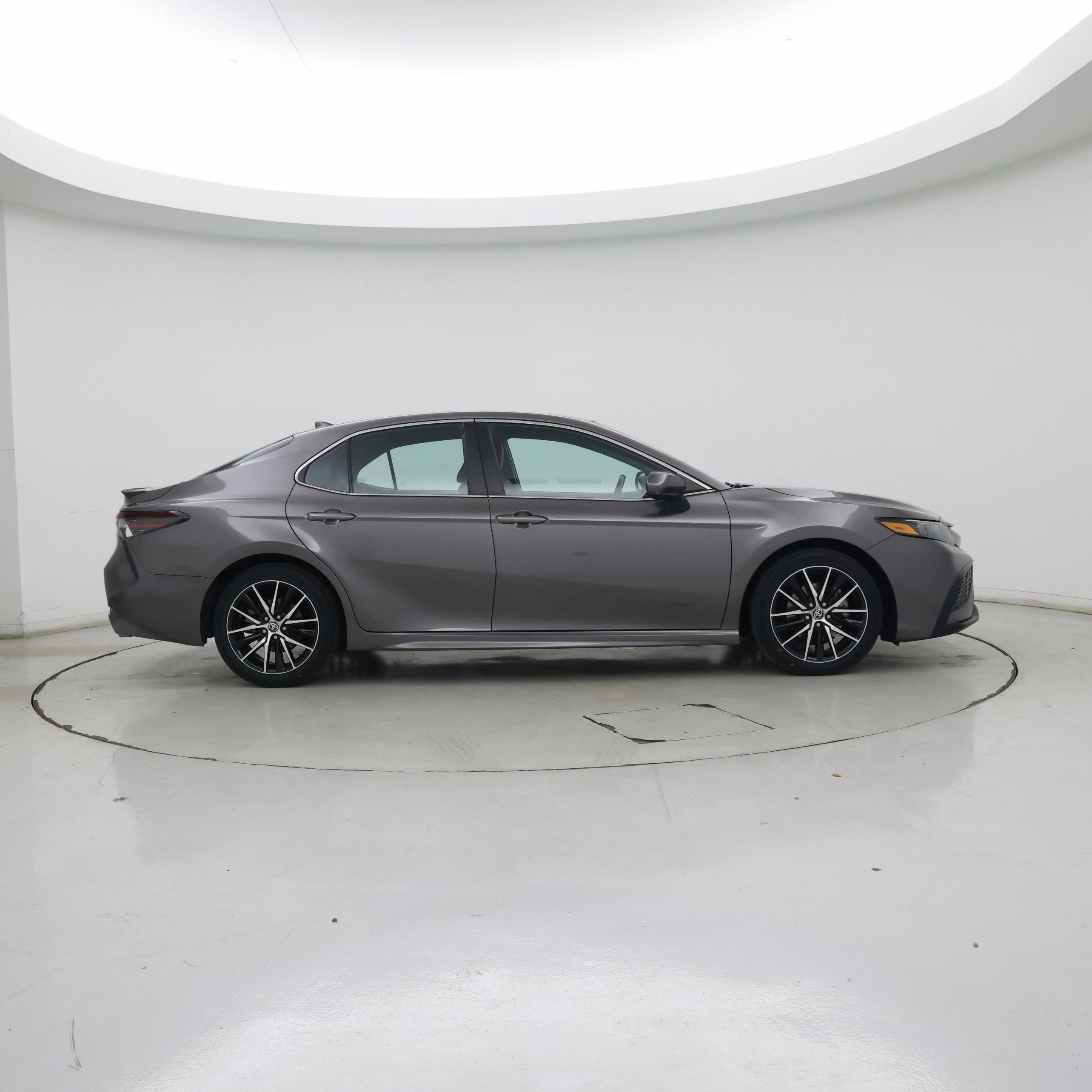 Thumbnail: 2021 Toyota Camry - 7