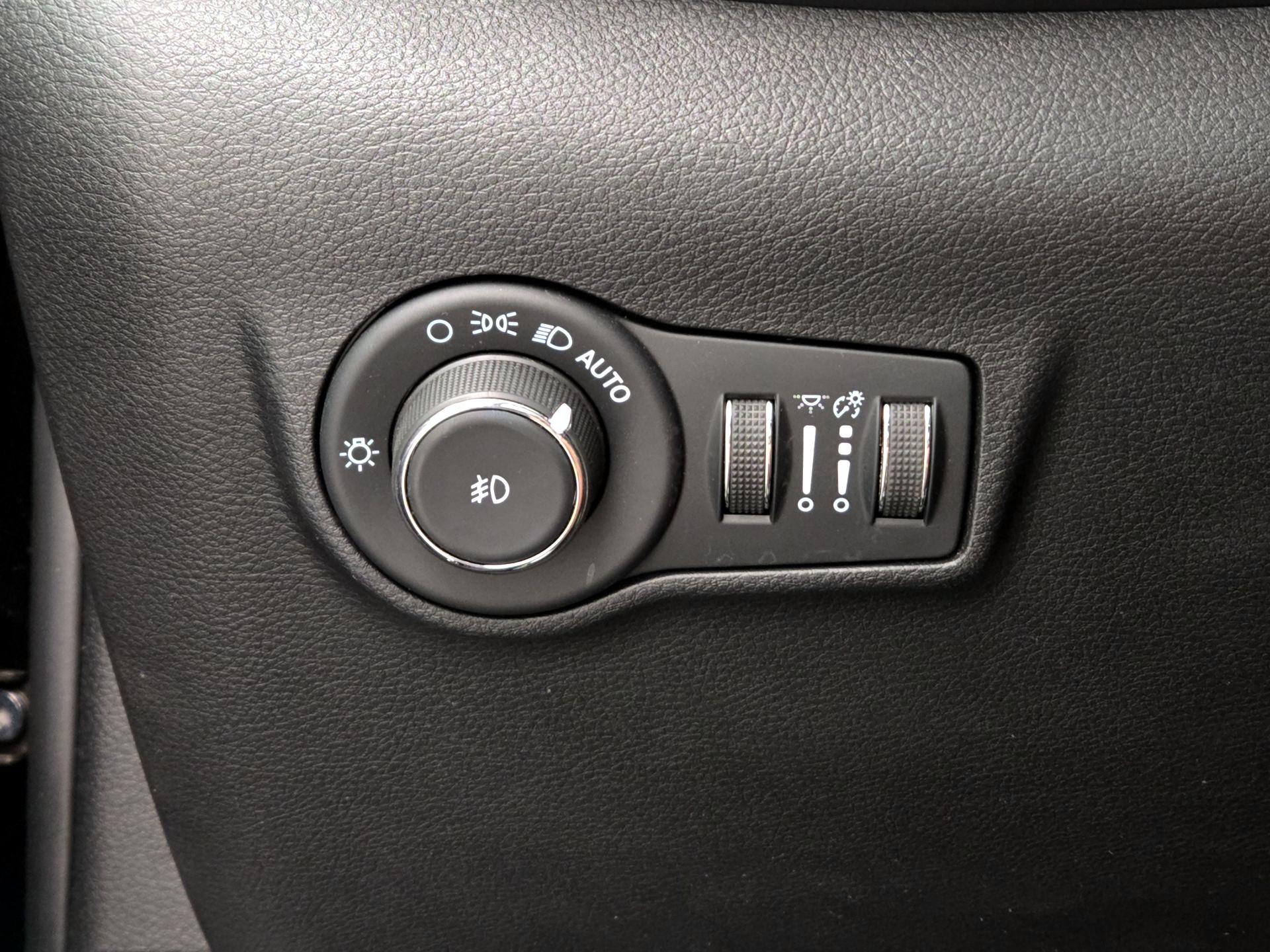 Thumbnail: 2022 Jeep Compass - 13