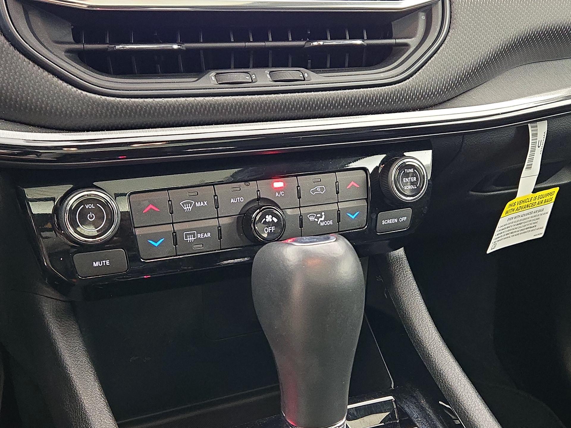 Thumbnail: 2022 Jeep Compass - 17