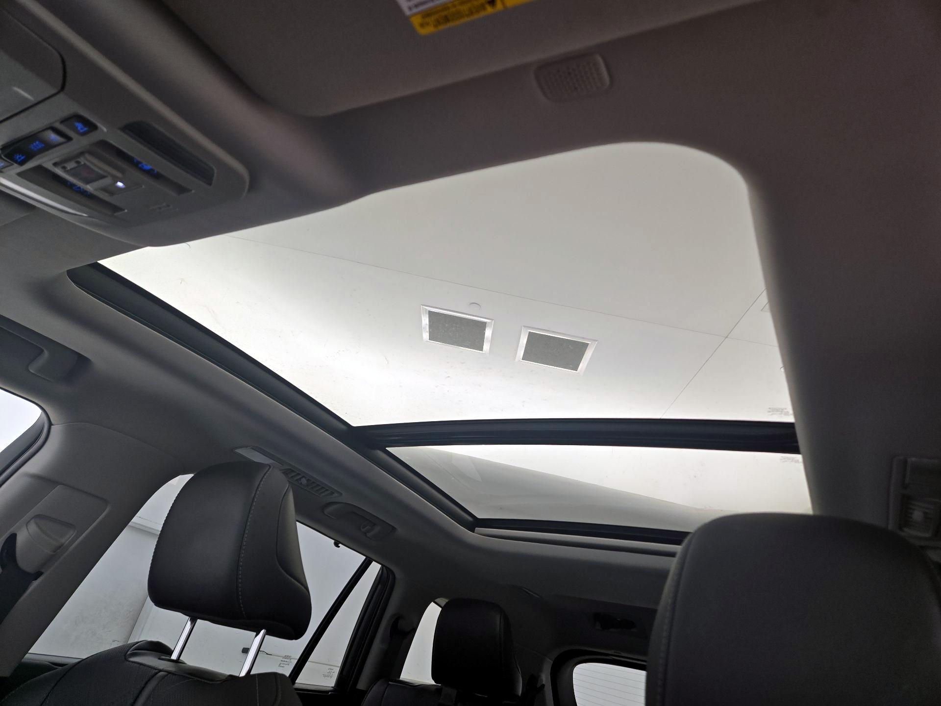 Thumbnail: 2021 Toyota Highlander - 20