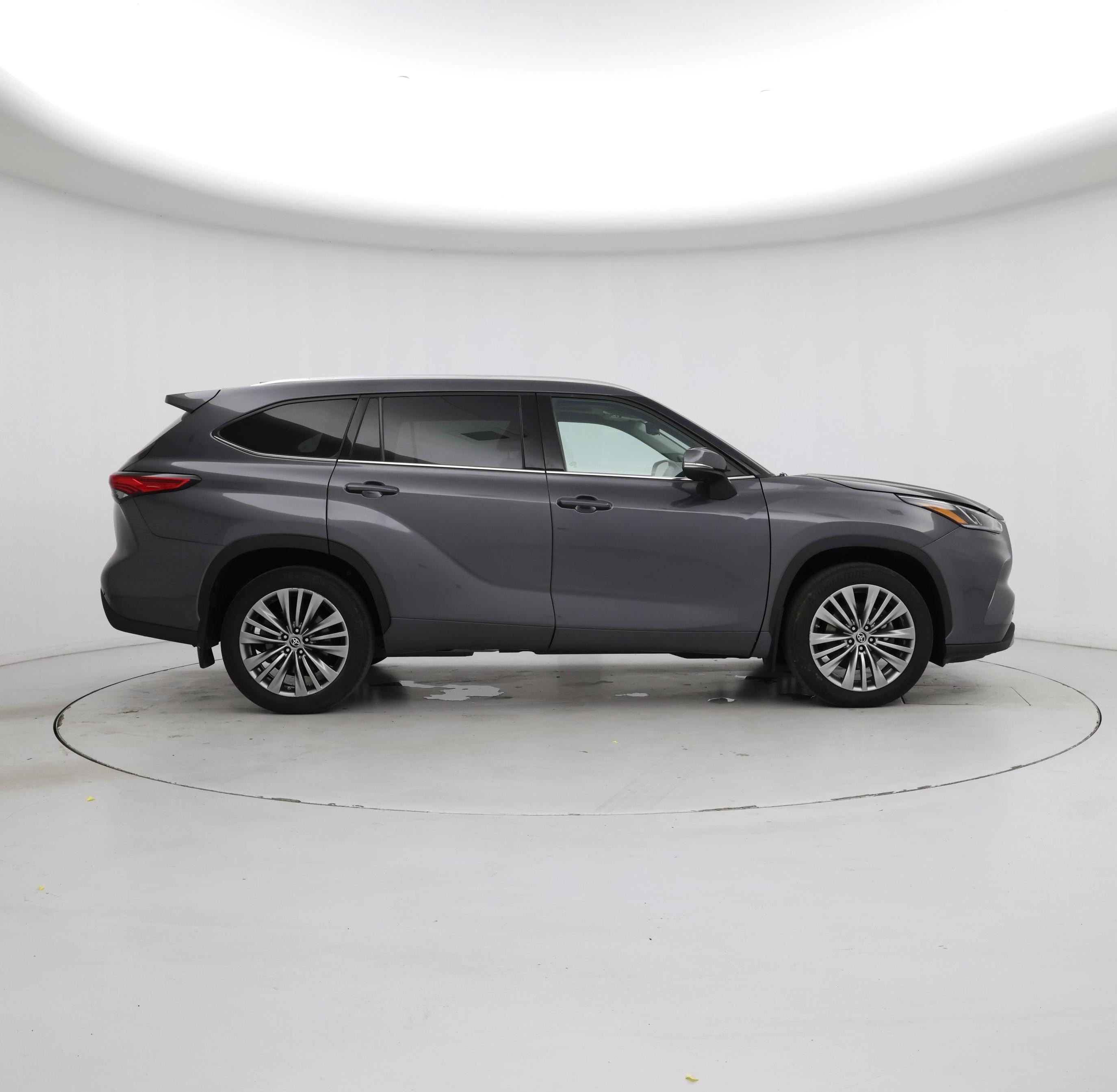 Thumbnail: 2021 Toyota Highlander - 7