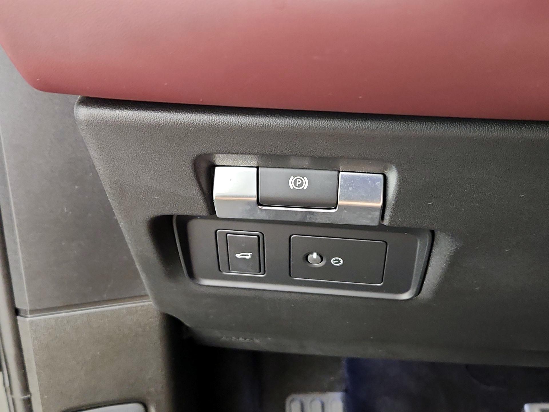 Thumbnail: 2020 Land Rover Range Rover Evoque - 13