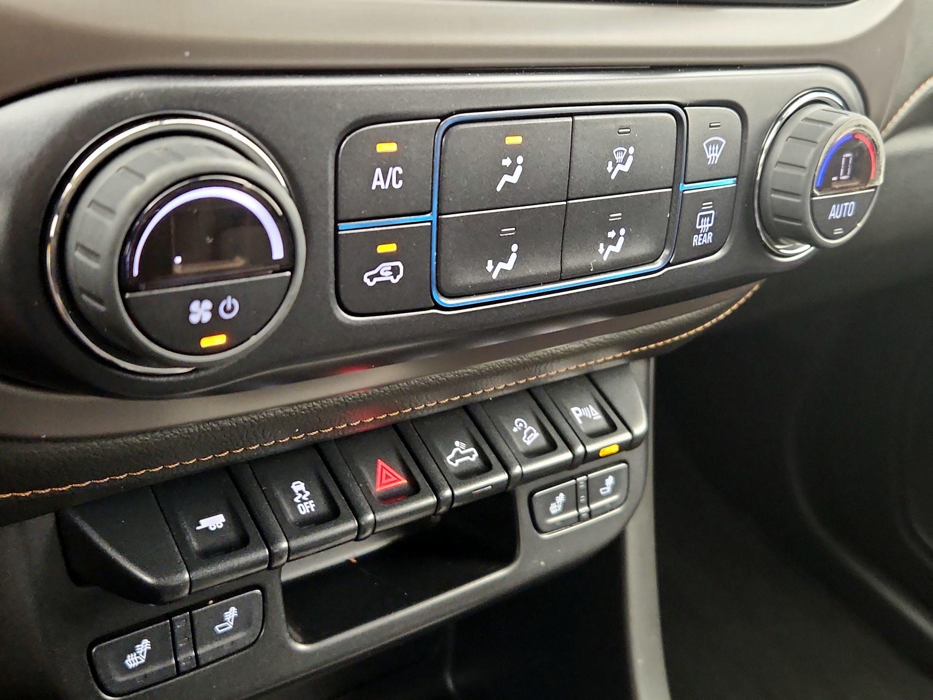 Thumbnail: 2022 GMC Canyon - 16