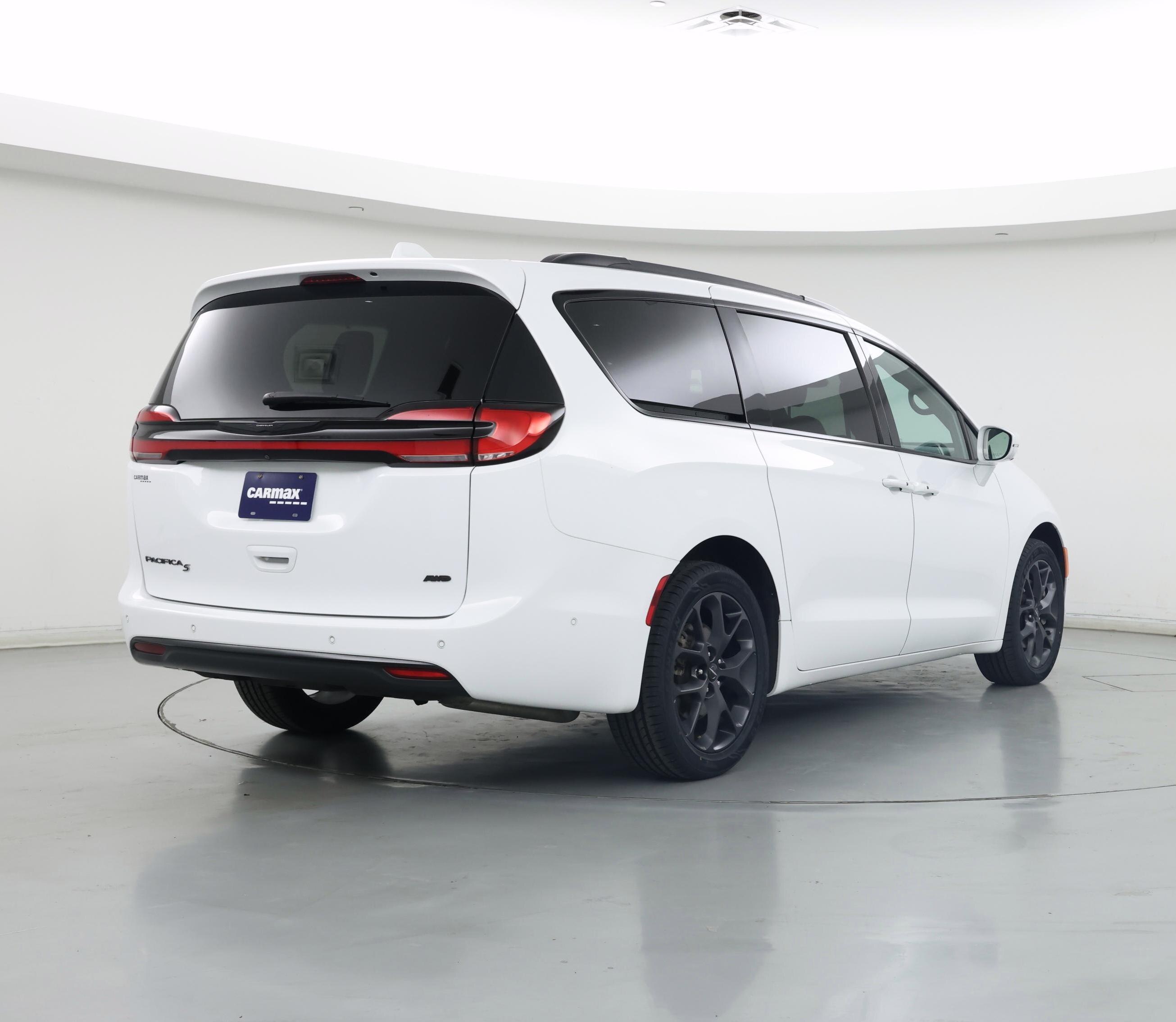 Thumbnail: 2022 Chrysler Pacifica - 8