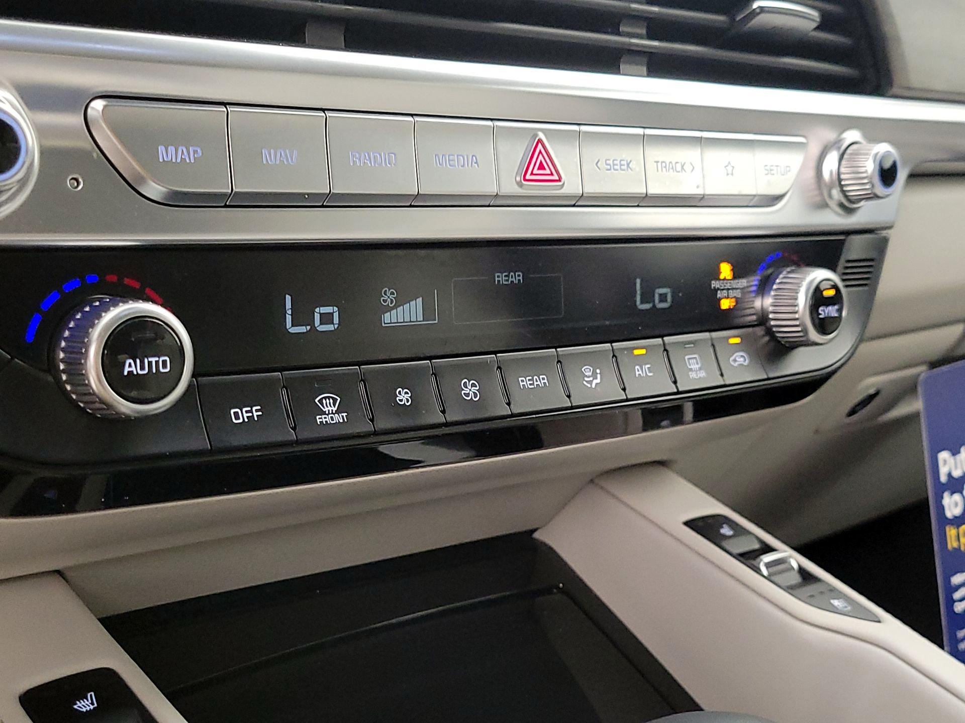 Thumbnail: 2020 Kia Telluride - 17