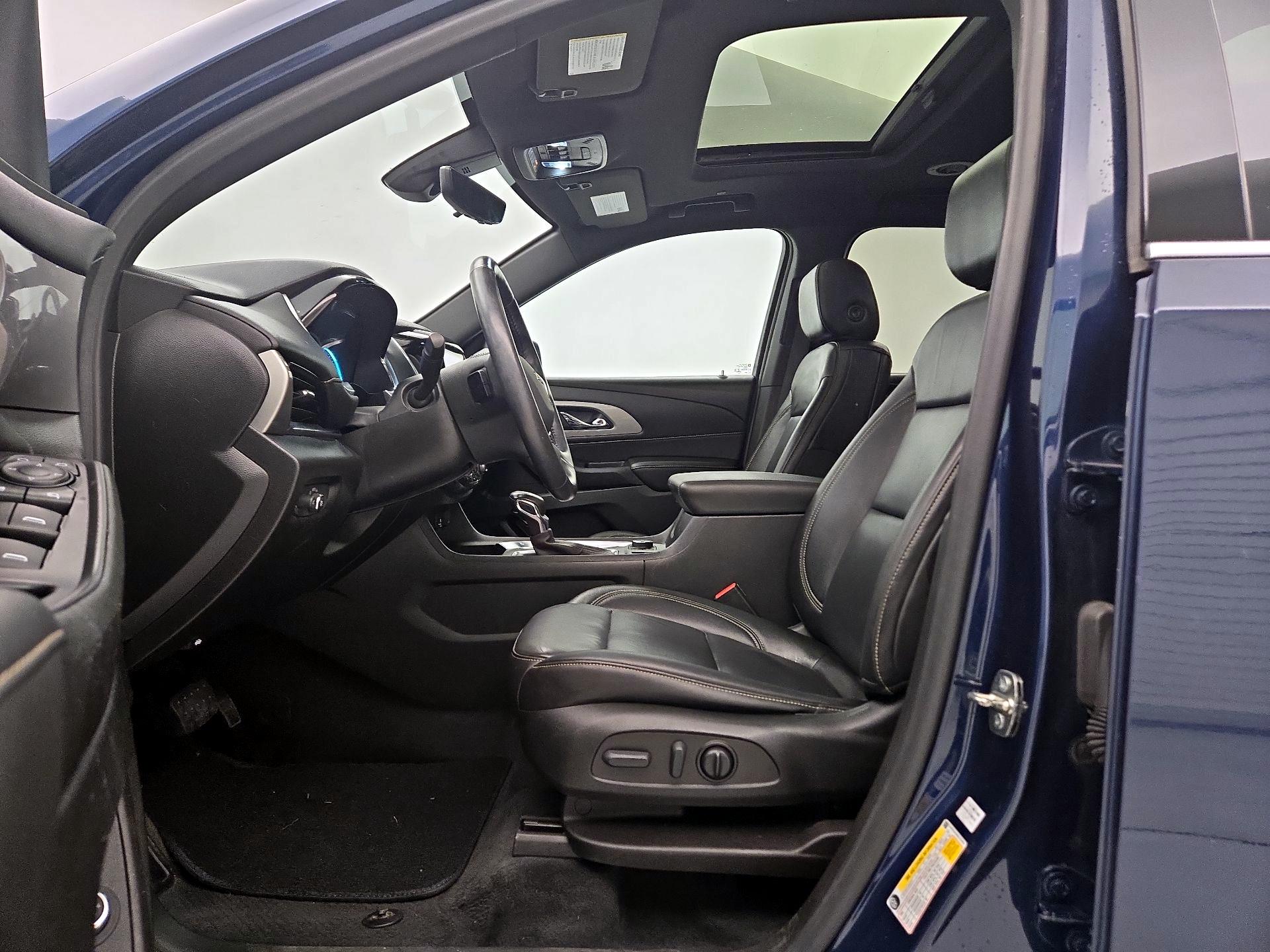 Thumbnail: 2022 Chevrolet Traverse - 11