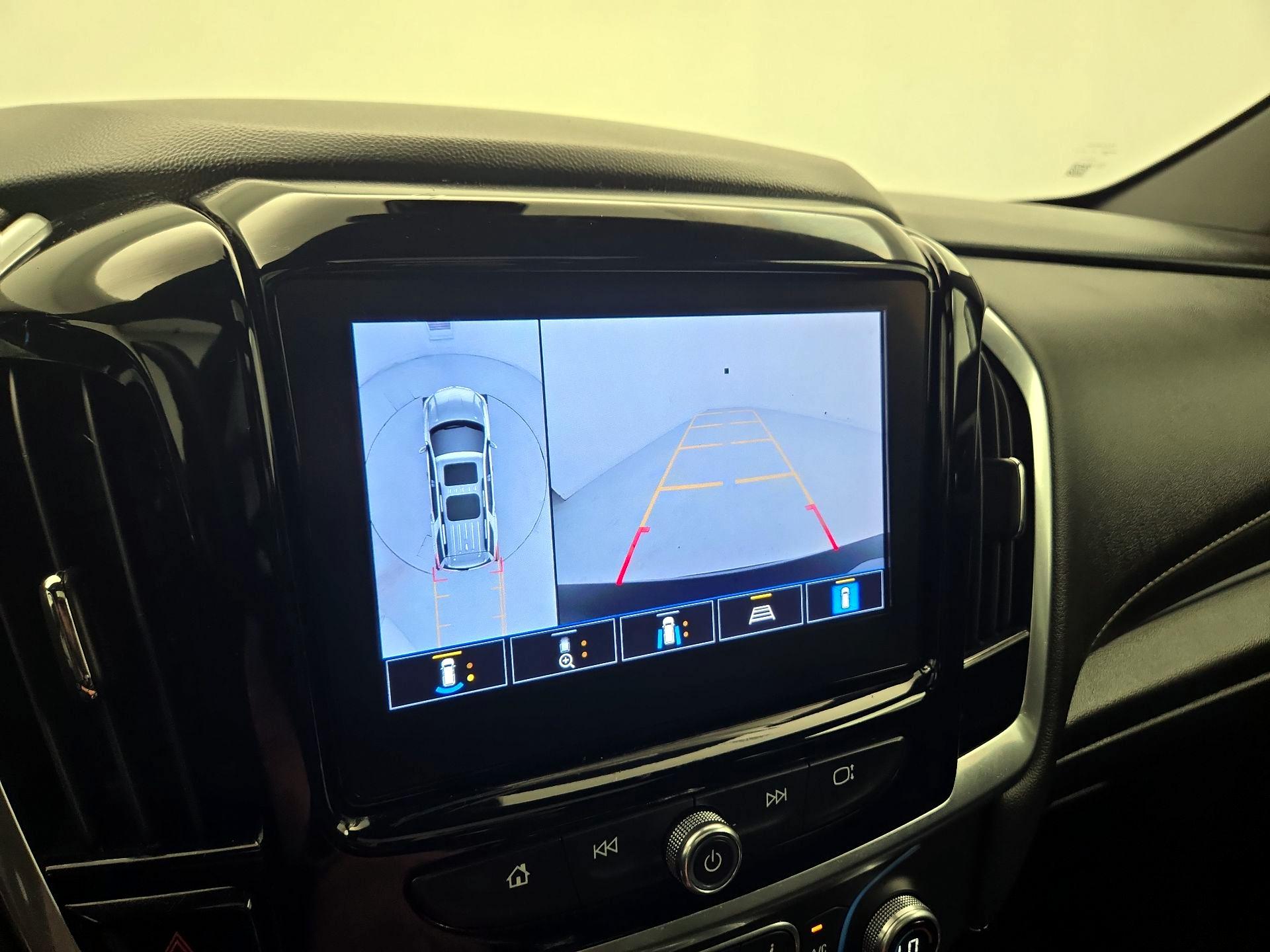 Thumbnail: 2022 Chevrolet Traverse - 15