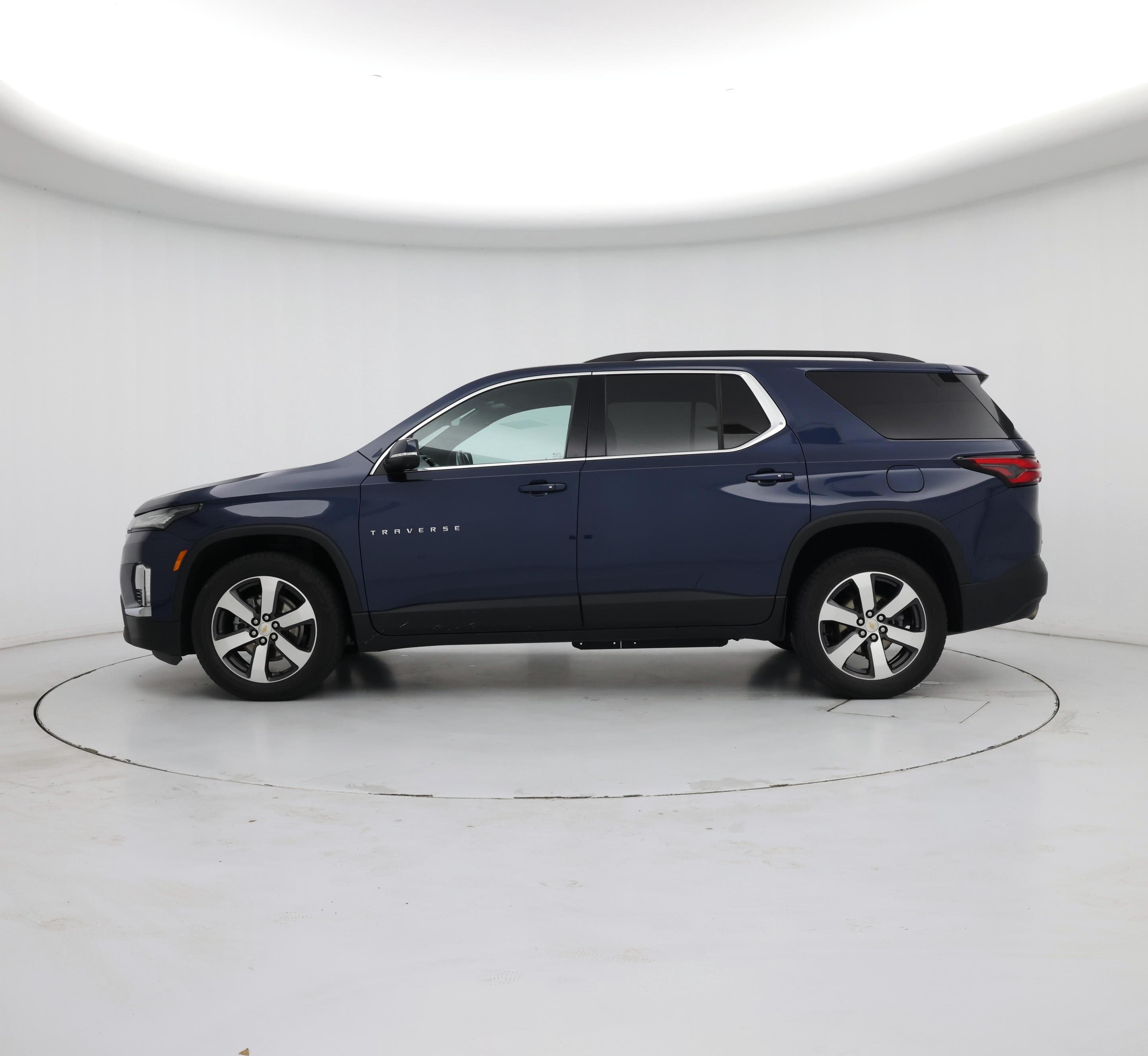 Thumbnail: 2022 Chevrolet Traverse - 3