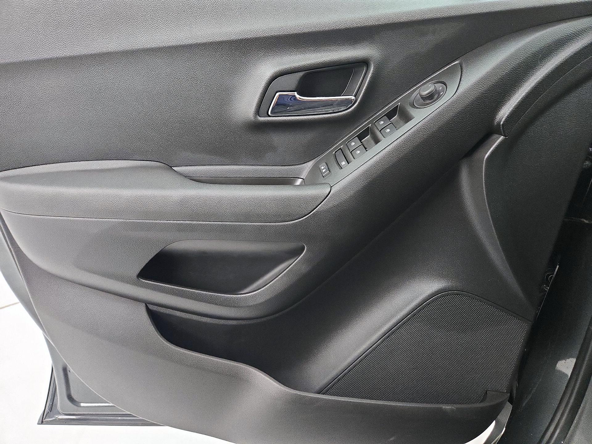 Thumbnail: 2020 Chevrolet Trax - 12