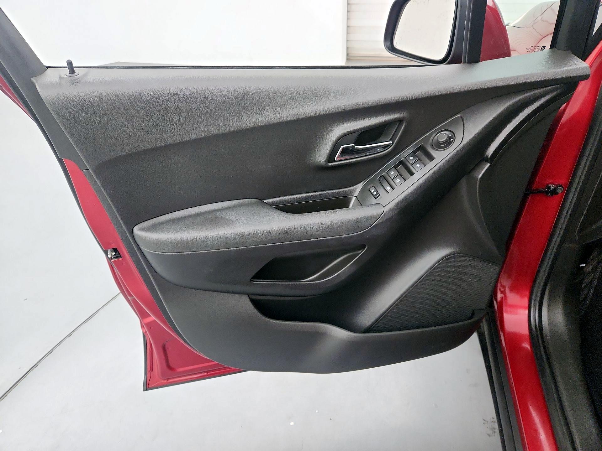 Thumbnail: 2020 Chevrolet Trax - 12