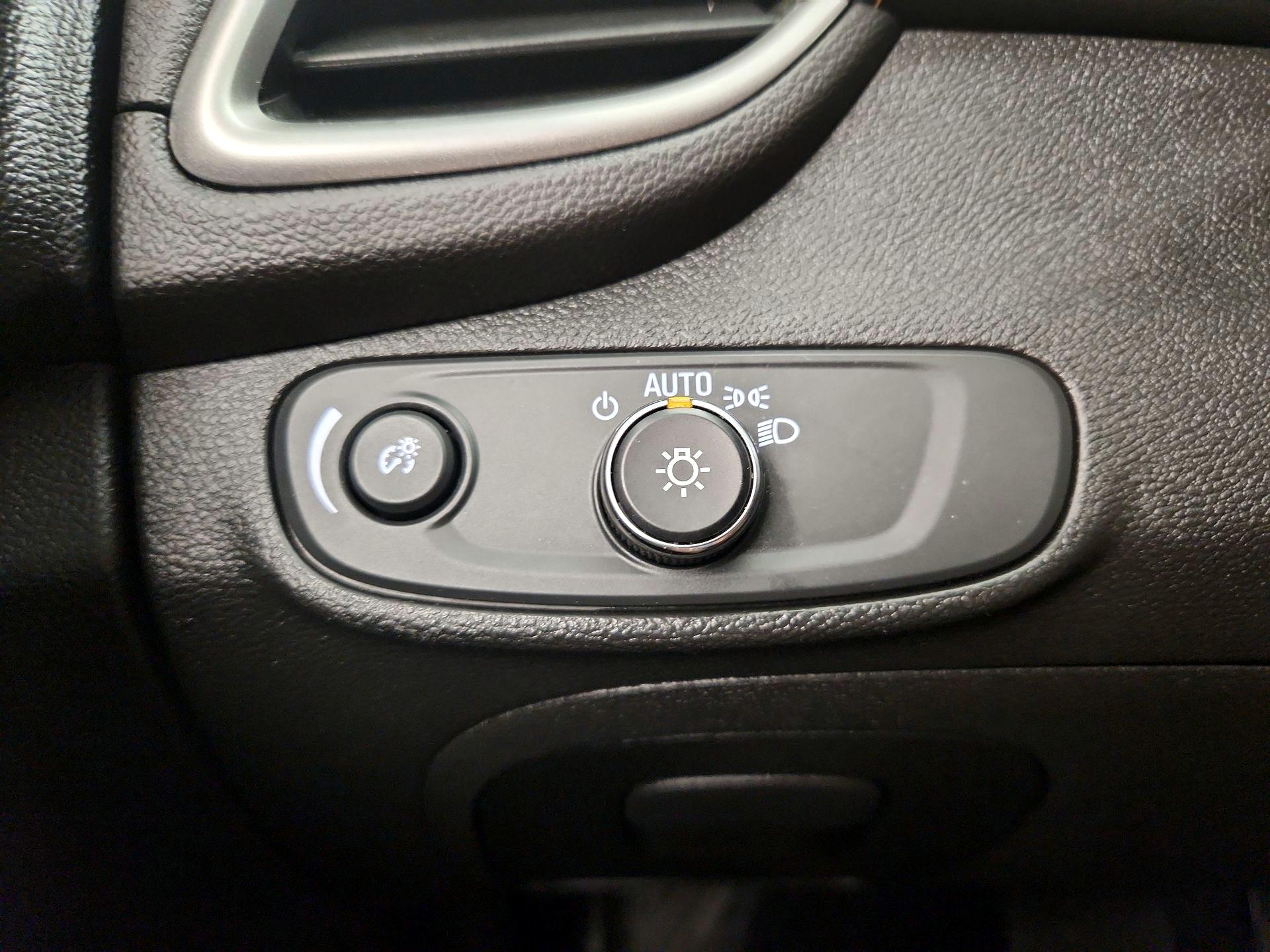 Thumbnail: 2020 Chevrolet Trax - 13