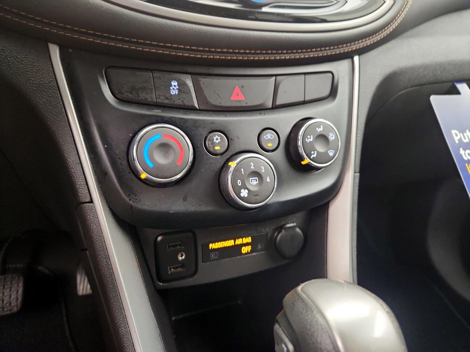 Thumbnail: 2020 Chevrolet Trax - 16