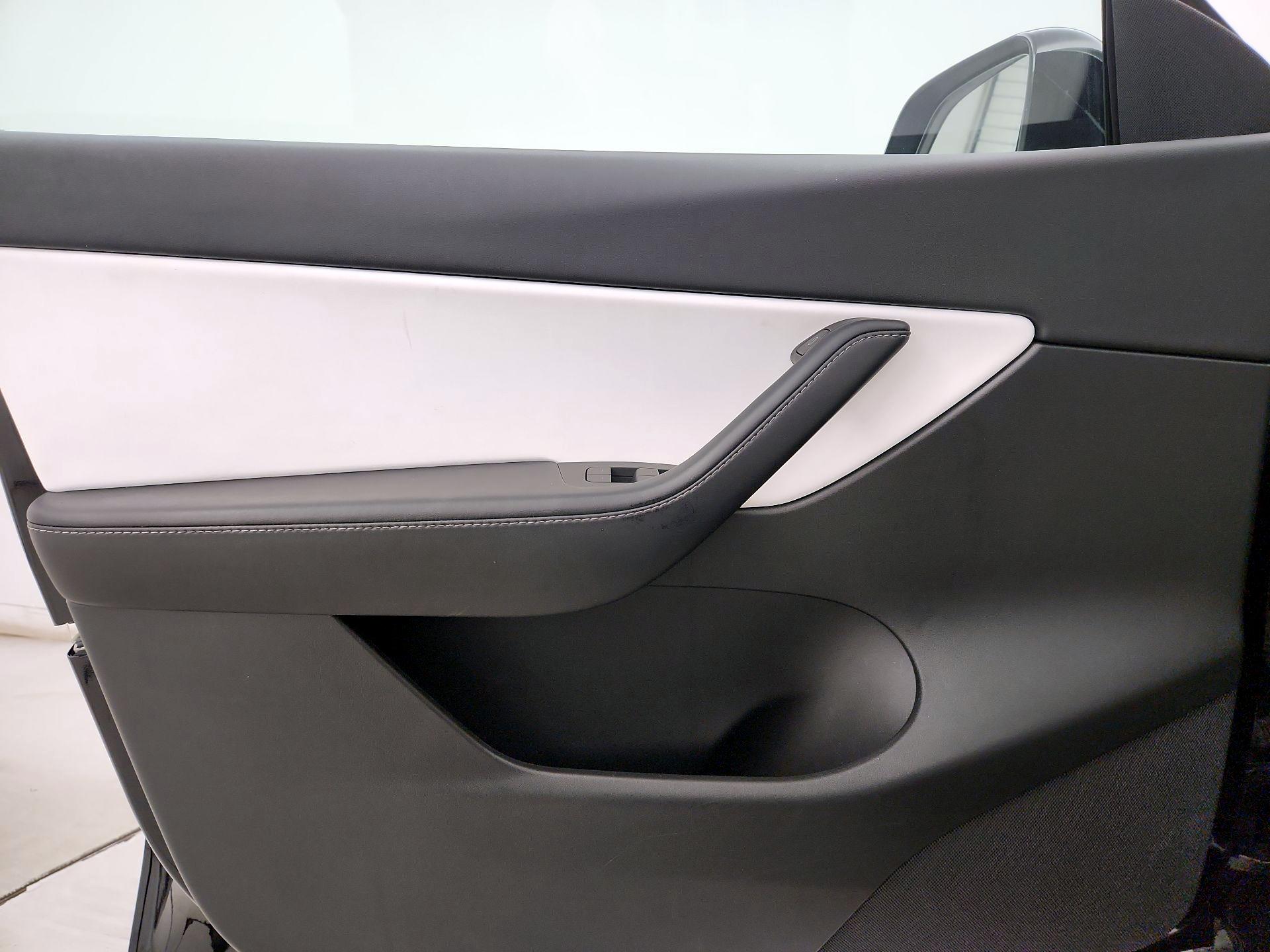 Thumbnail: 2022 Tesla Model Y - 12