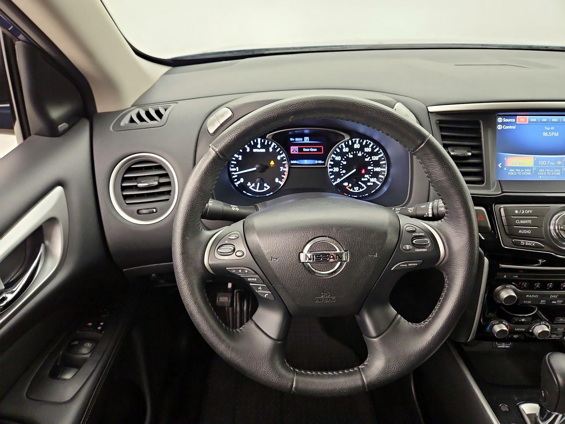 Thumbnail: 2020 Nissan Pathfinder - 10