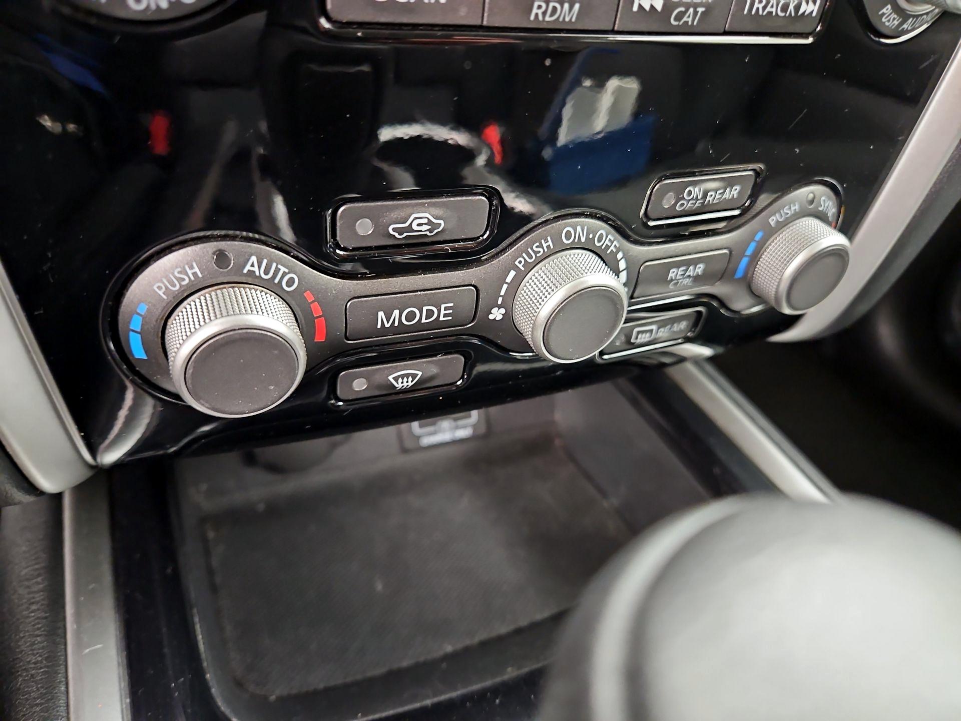 Thumbnail: 2020 Nissan Pathfinder - 16