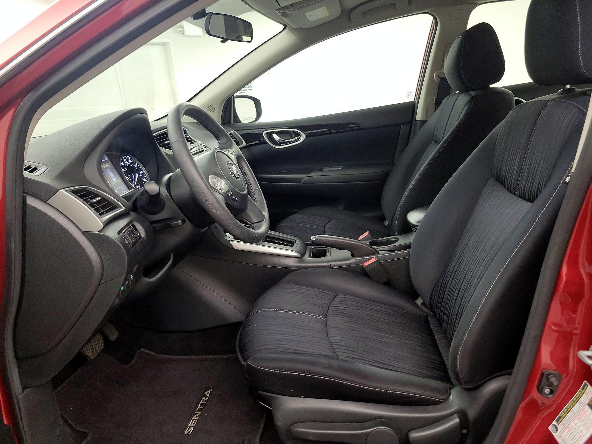 Thumbnail: 2016 Nissan Sentra - 11