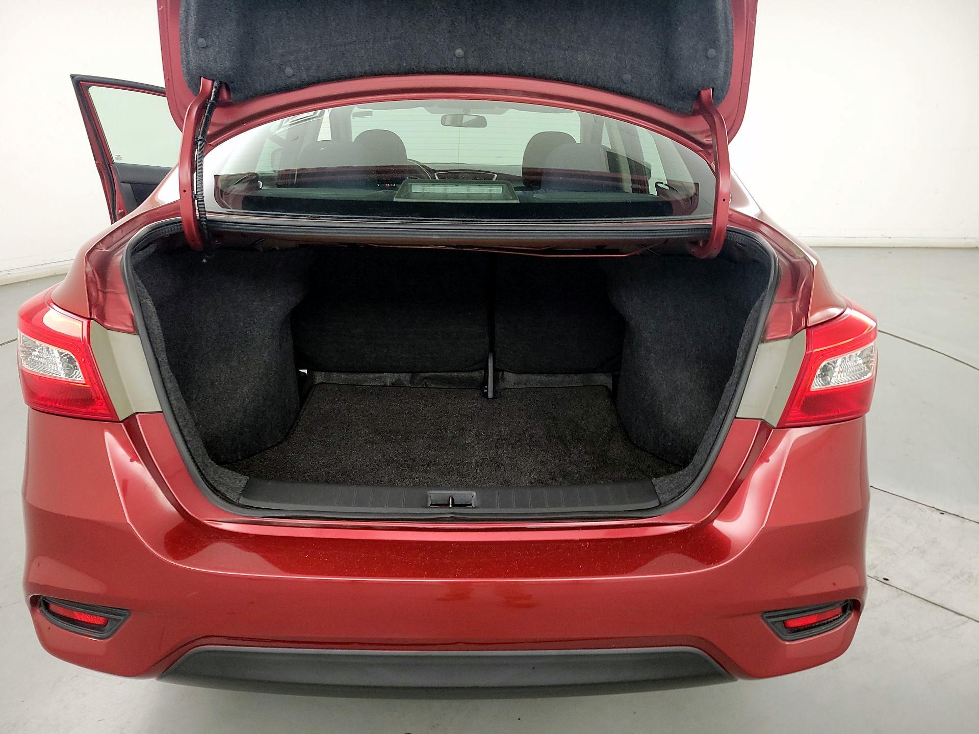Thumbnail: 2016 Nissan Sentra - 20