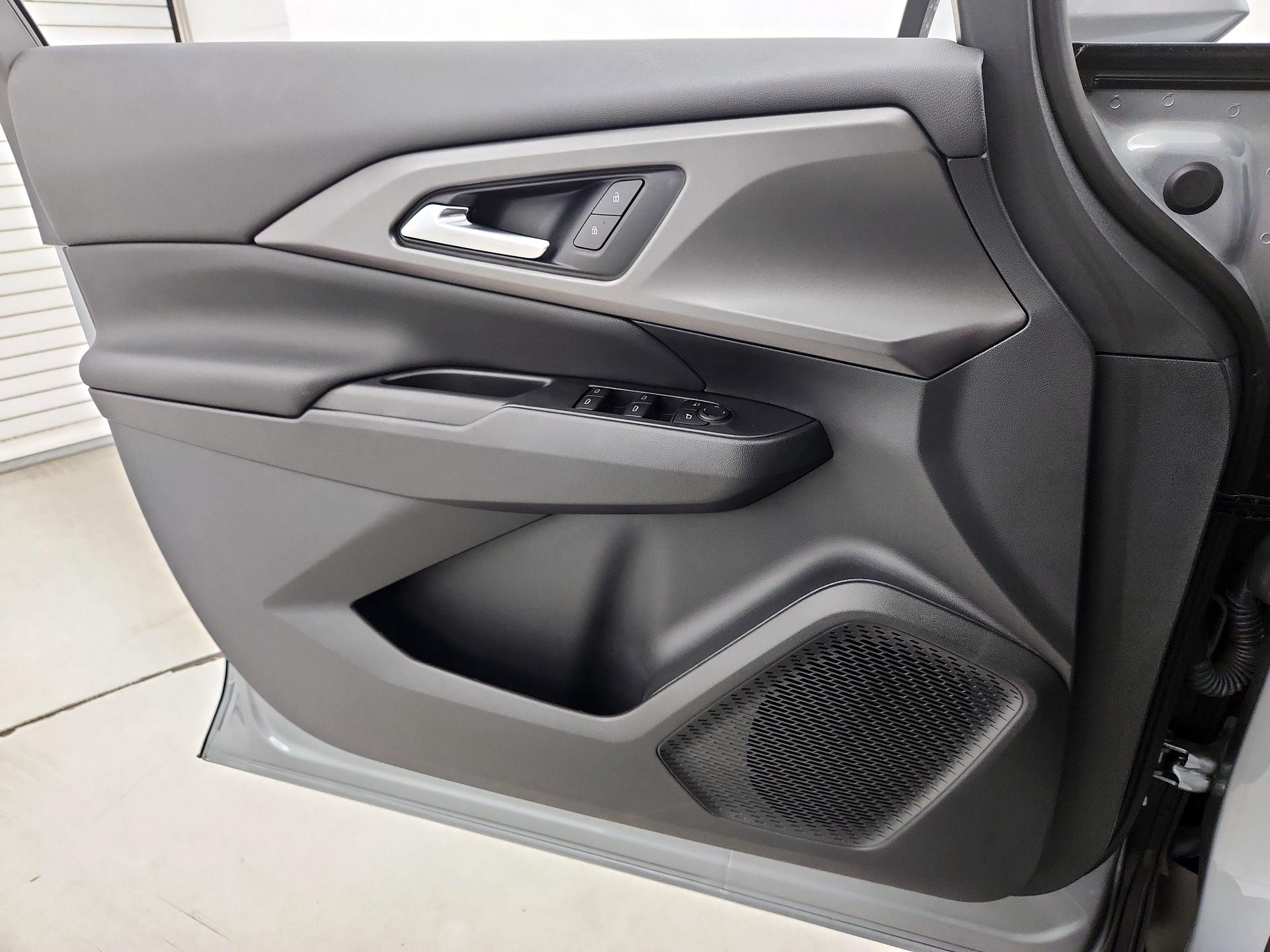 Thumbnail: 2025 Chevrolet Equinox - 12
