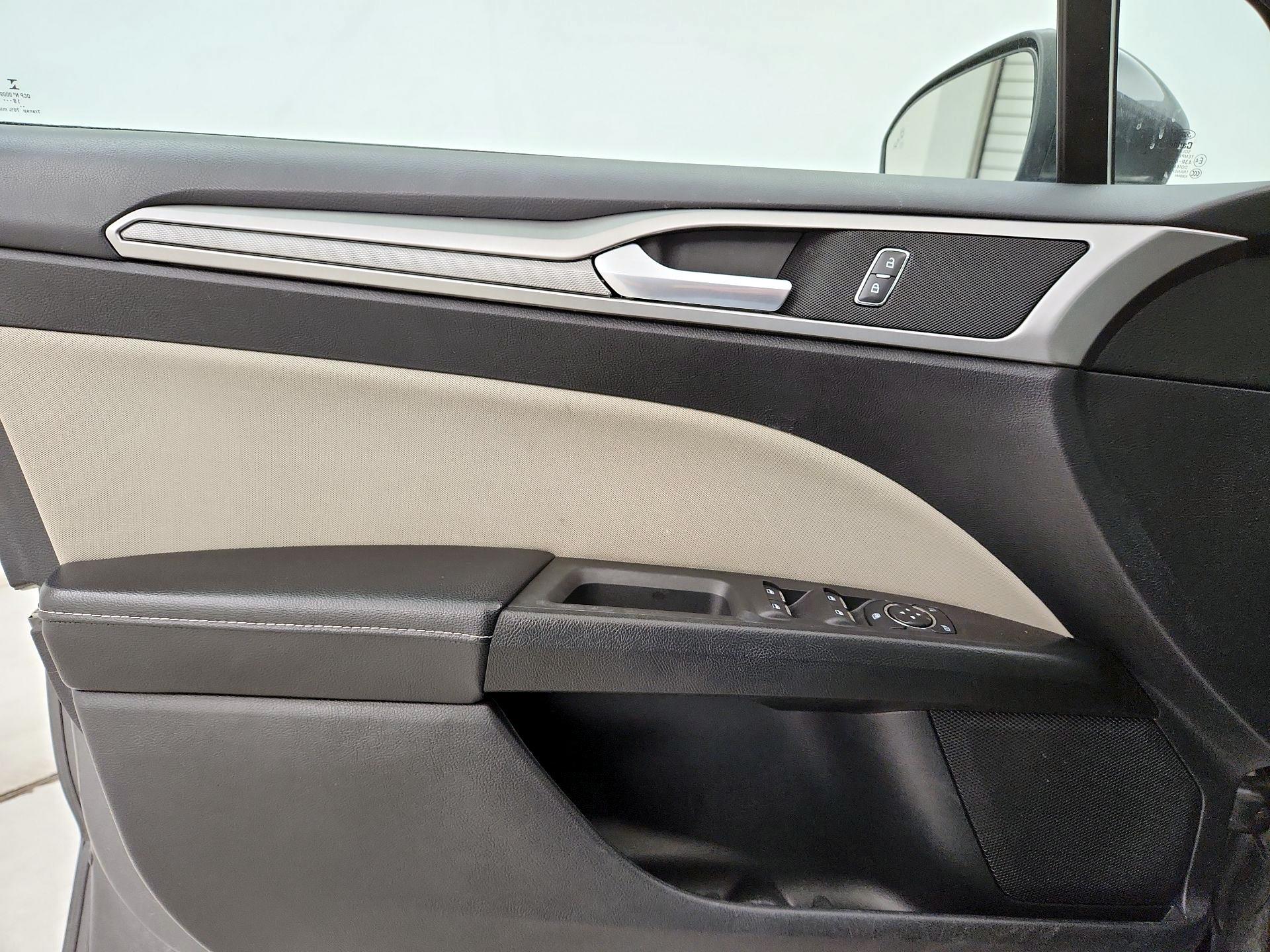 Thumbnail: 2019 Ford Fusion - 12