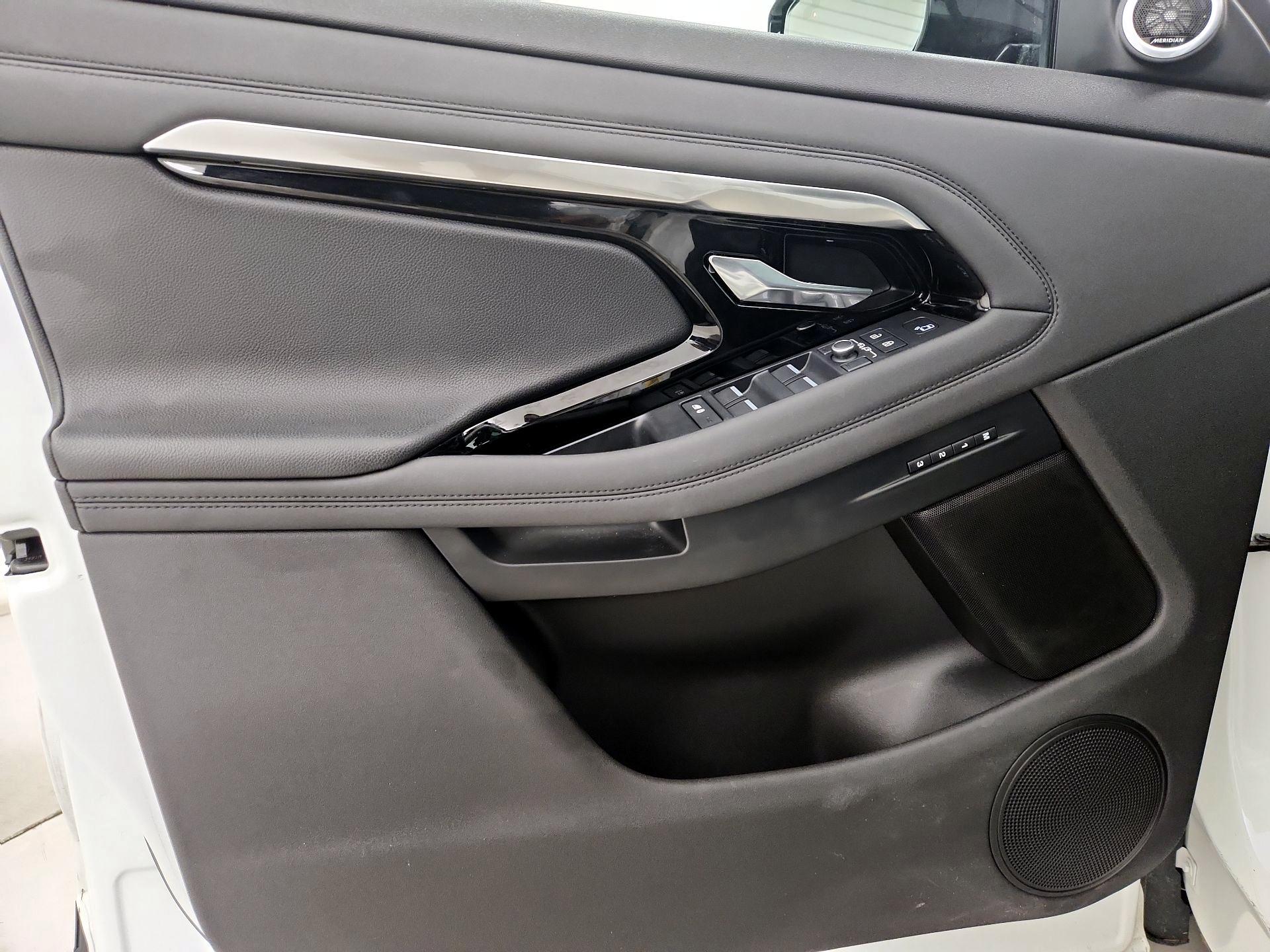 Thumbnail: 2022 Land Rover Range Rover Evoque - 12