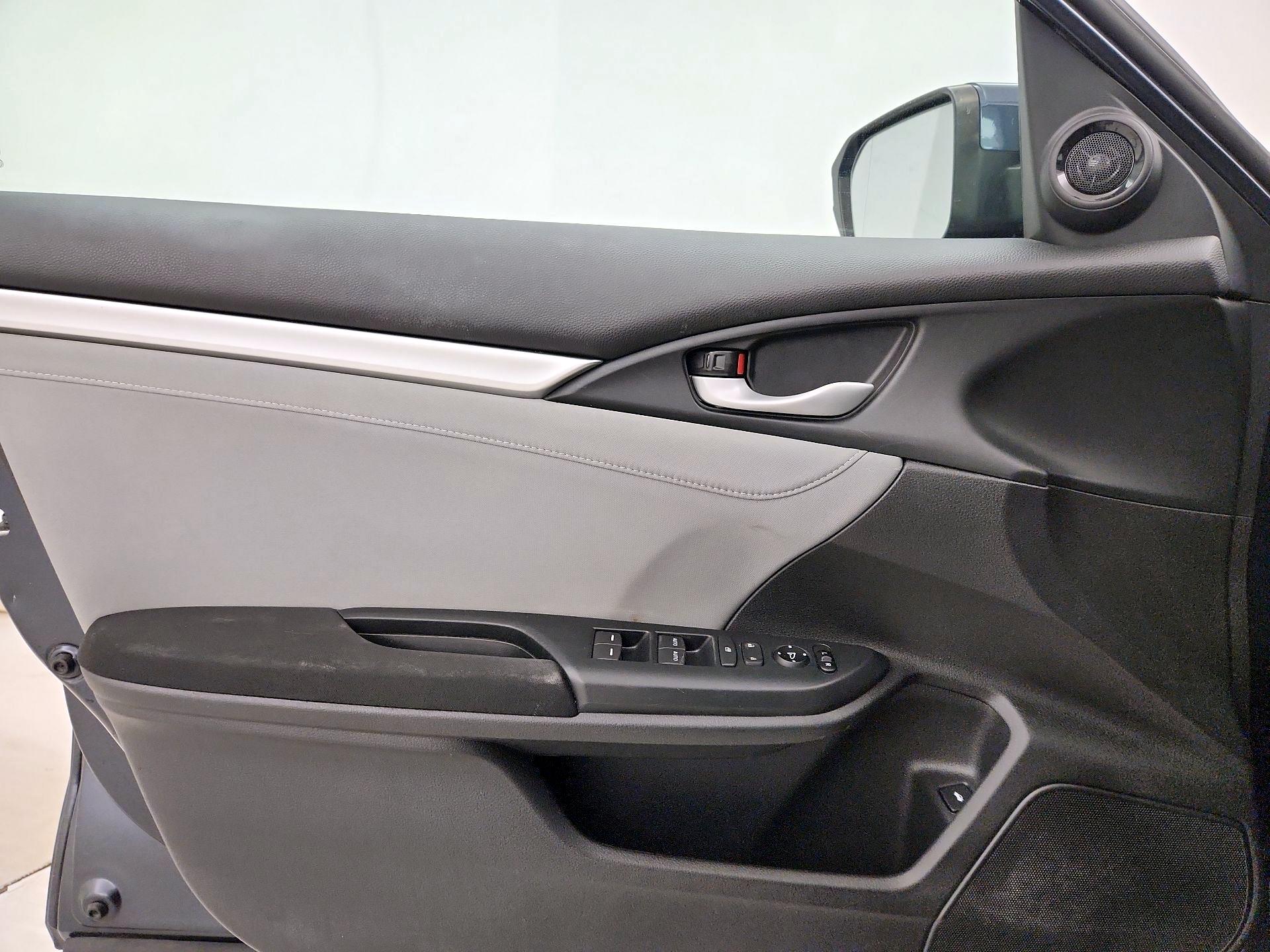 Thumbnail: 2016 Honda Civic - 12