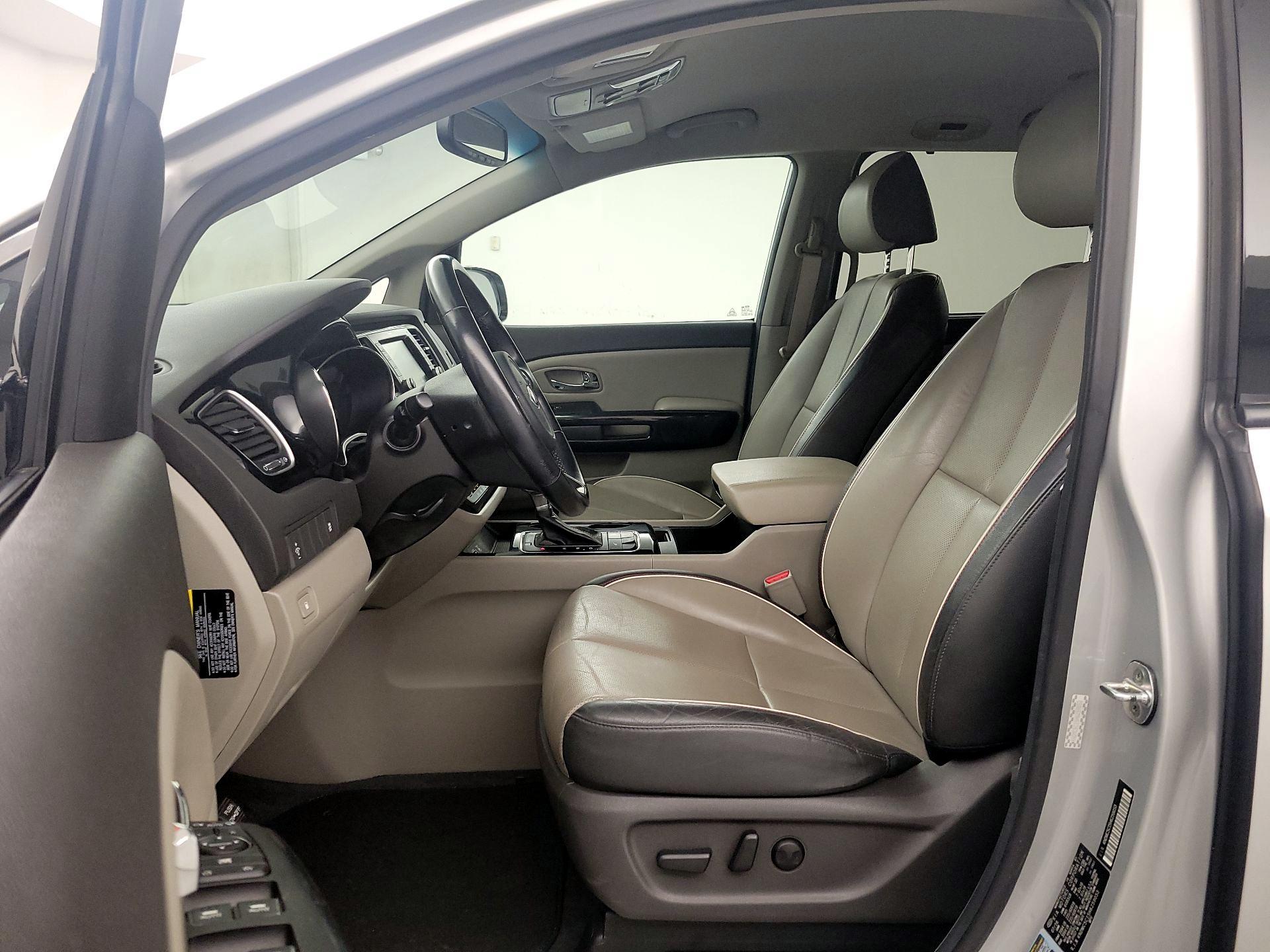 Thumbnail: 2017 Kia Sedona - 11