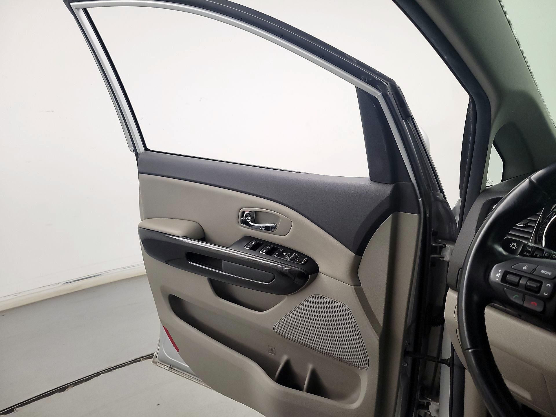 Thumbnail: 2017 Kia Sedona - 12