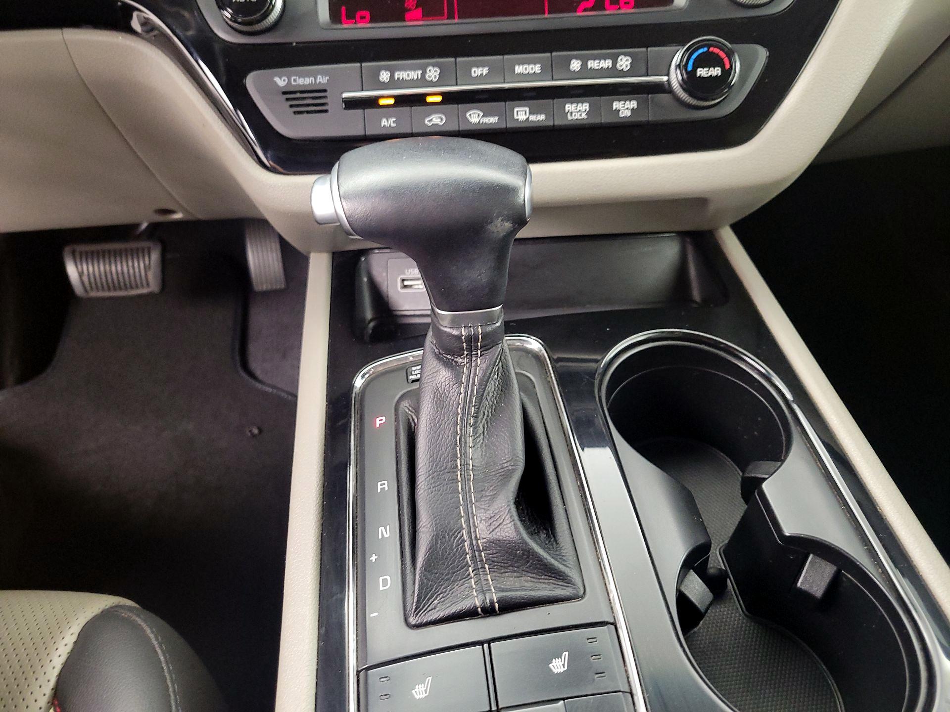 Thumbnail: 2017 Kia Sedona - 17