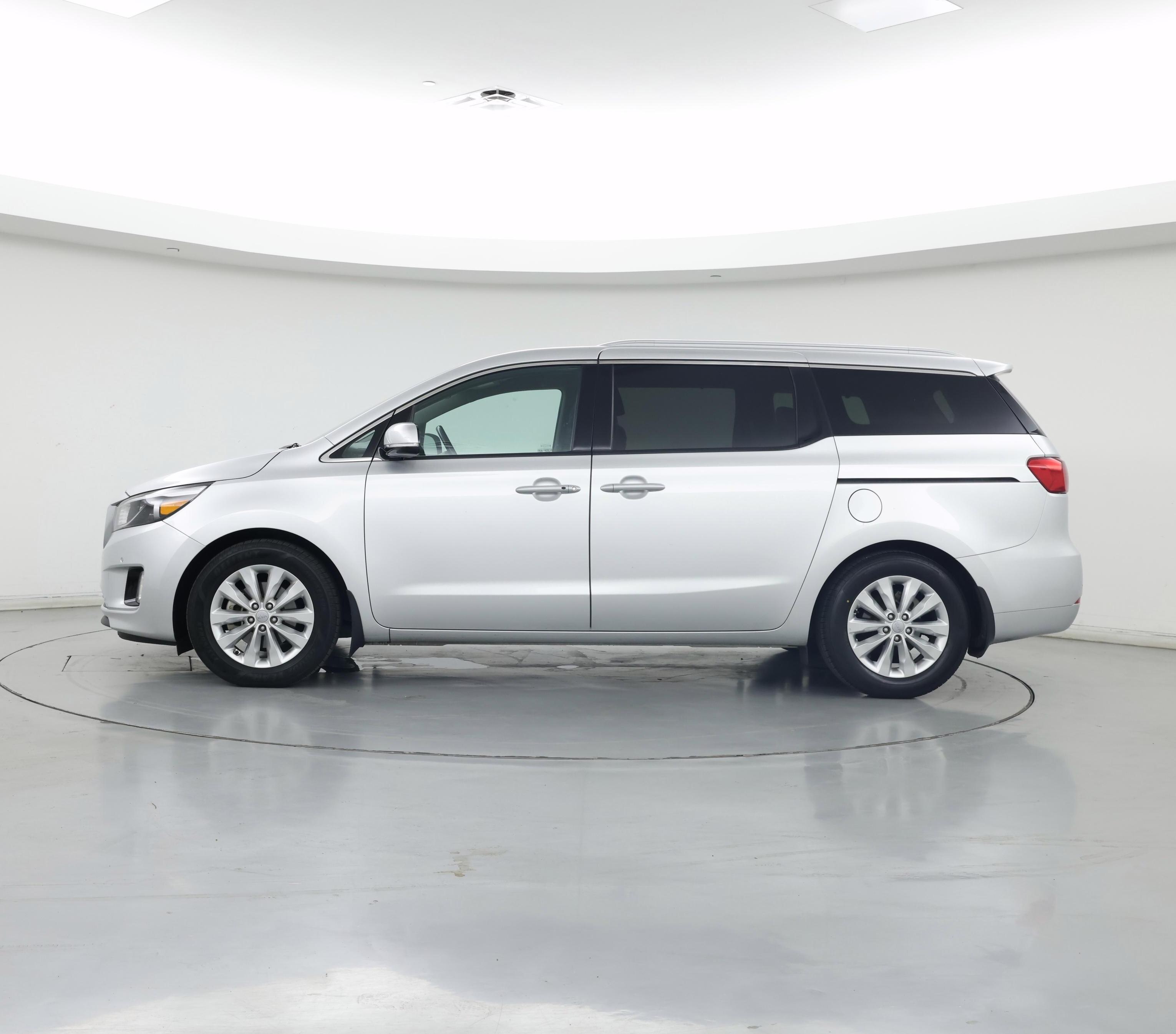 Thumbnail: 2017 Kia Sedona - 3