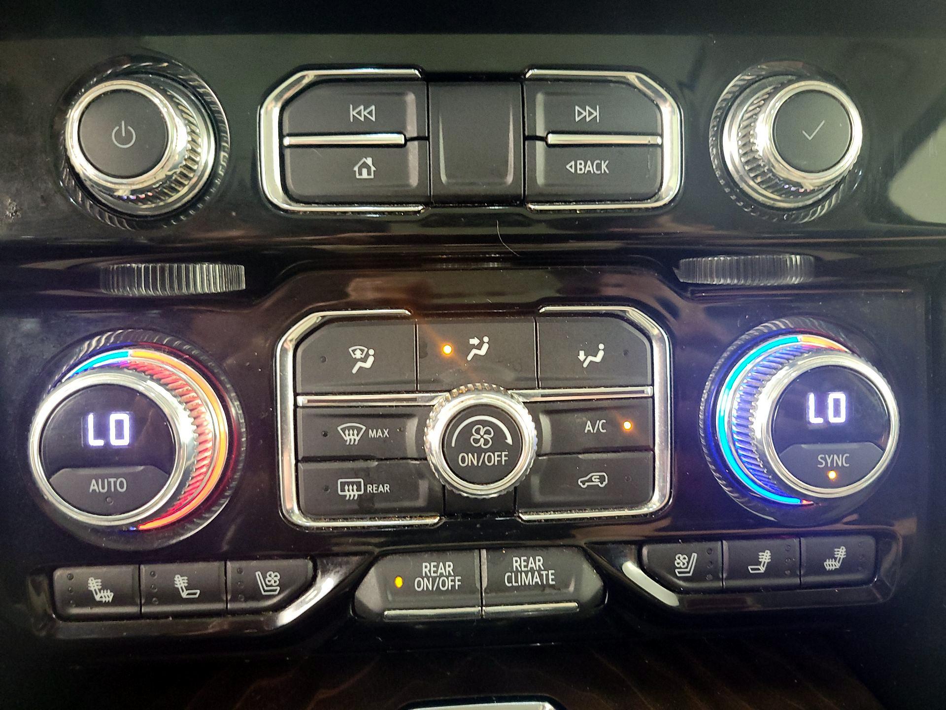 Thumbnail: 2021 GMC Yukon XL - 17