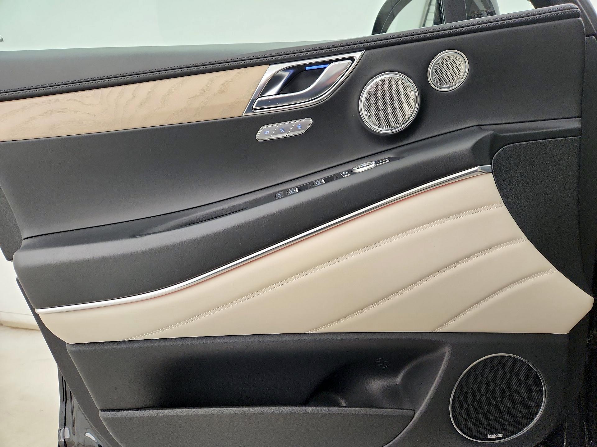 Thumbnail: 2023 Genesis GV80 - 12