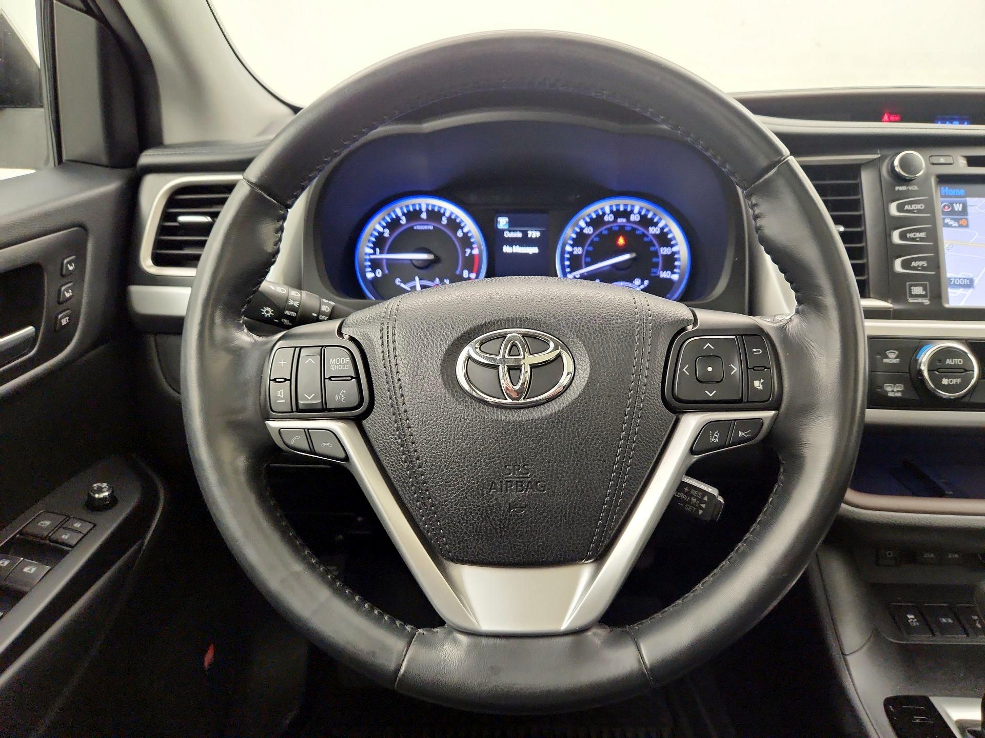 Thumbnail: 2019 Toyota Highlander - 10