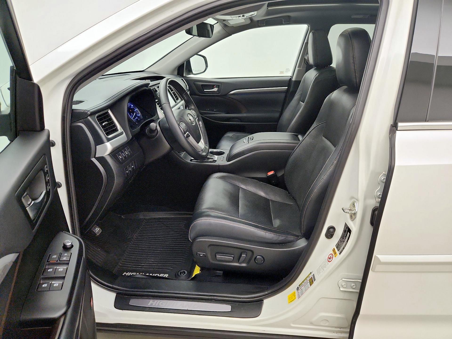 Thumbnail: 2019 Toyota Highlander - 11