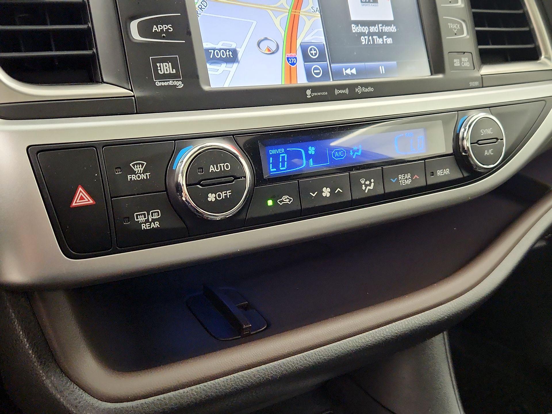 Thumbnail: 2019 Toyota Highlander - 17