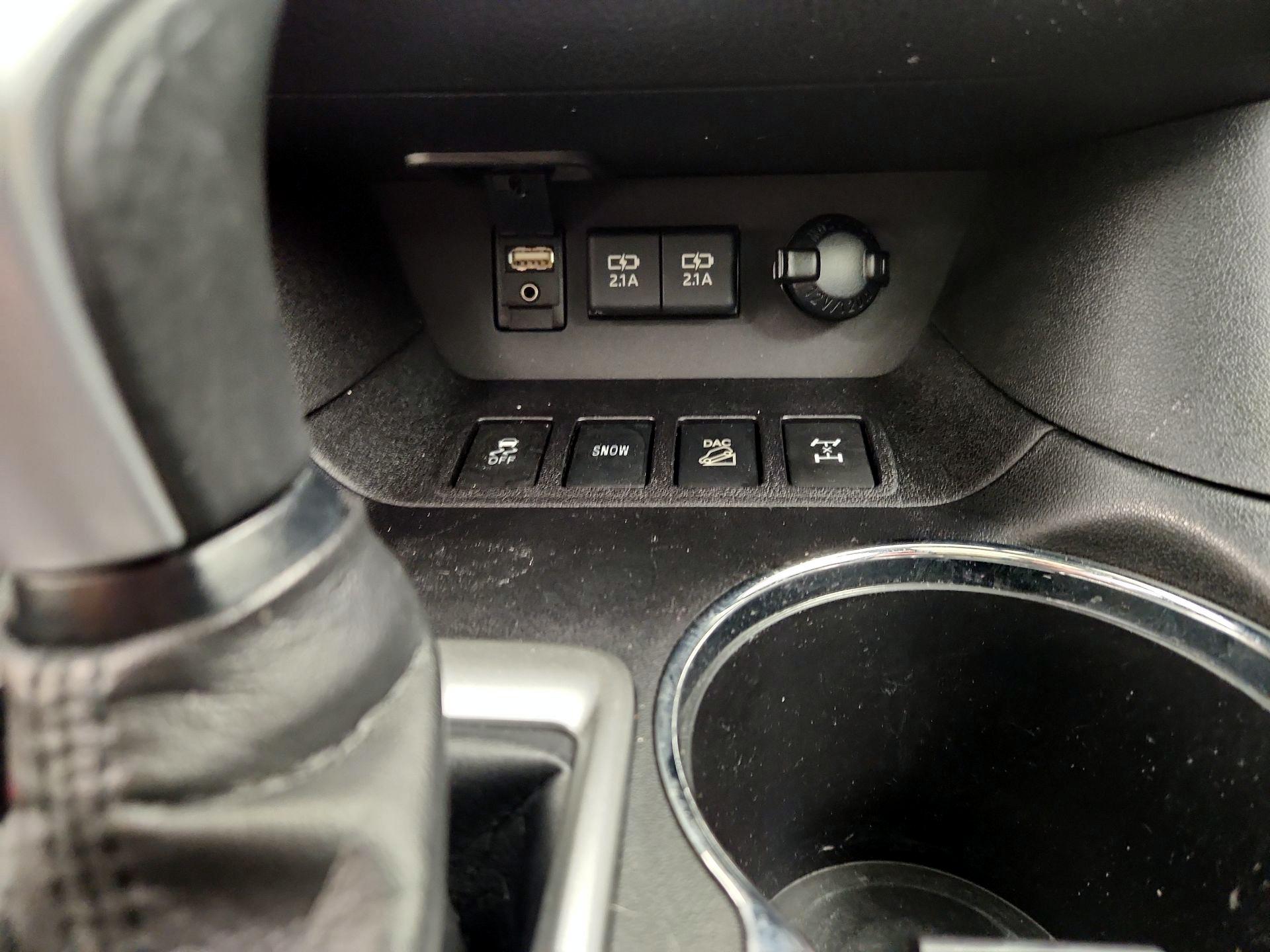 Thumbnail: 2019 Toyota Highlander - 19