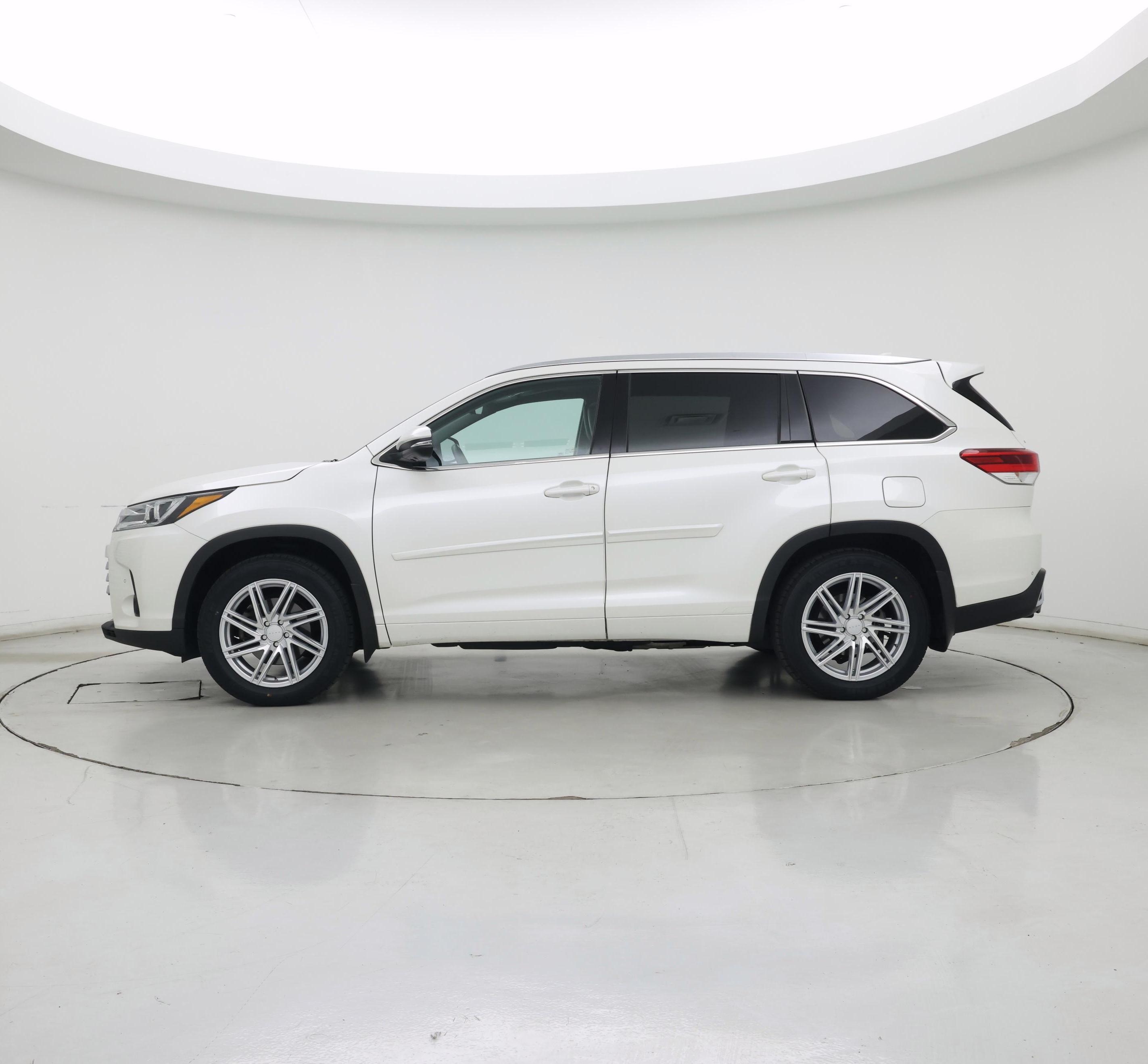 Thumbnail: 2019 Toyota Highlander - 3