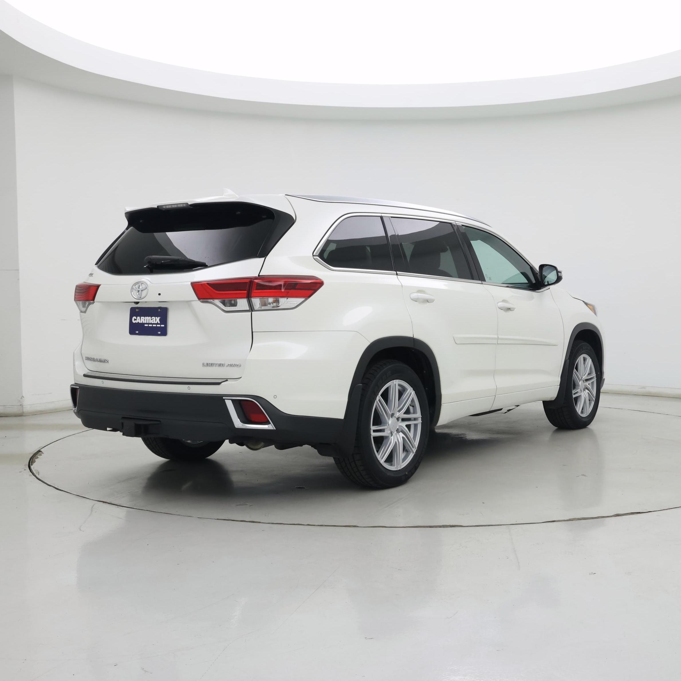 Thumbnail: 2019 Toyota Highlander - 8