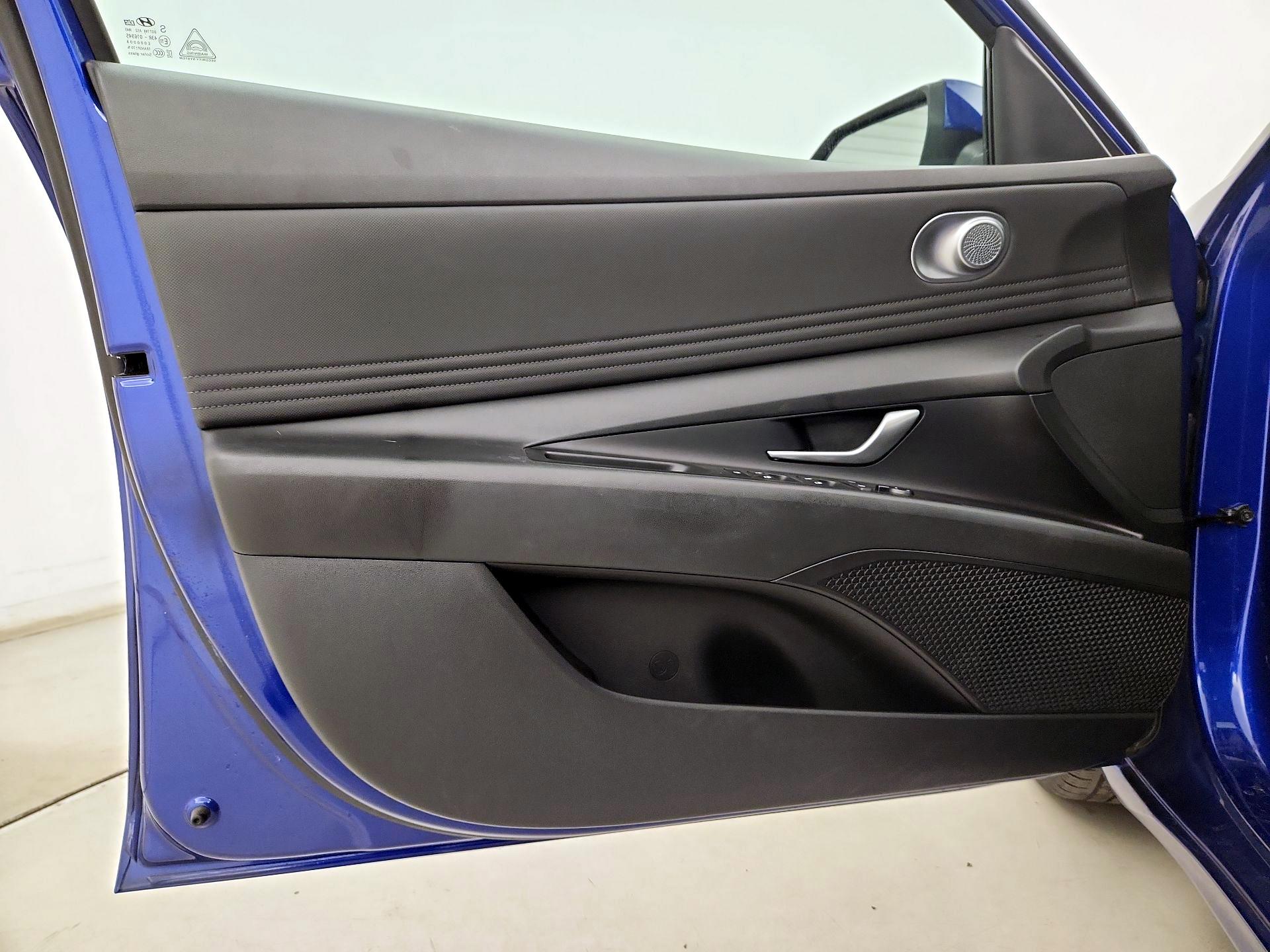Thumbnail: 2022 Hyundai Elantra - 12