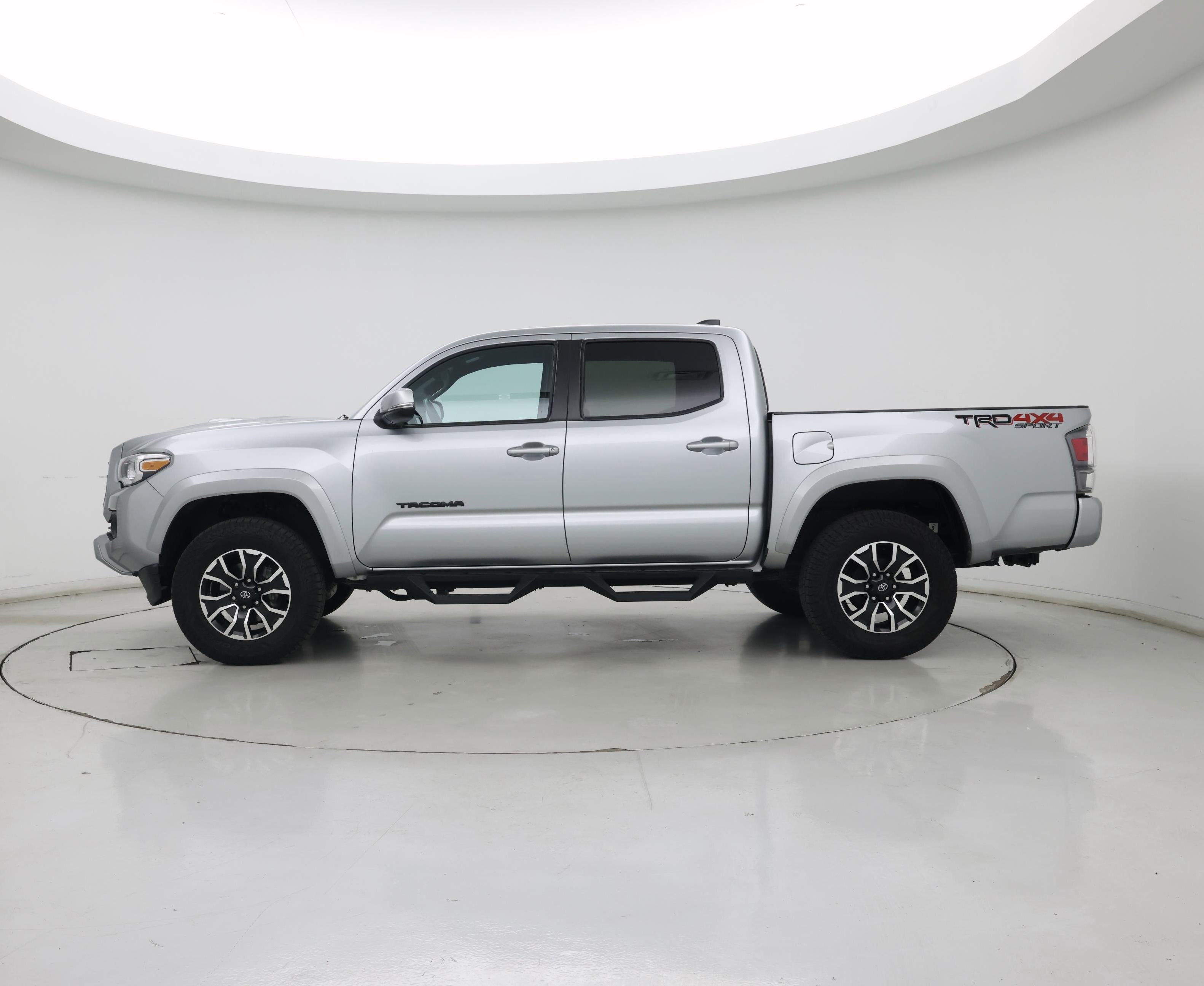 Thumbnail: 2022 Toyota Tacoma - 3