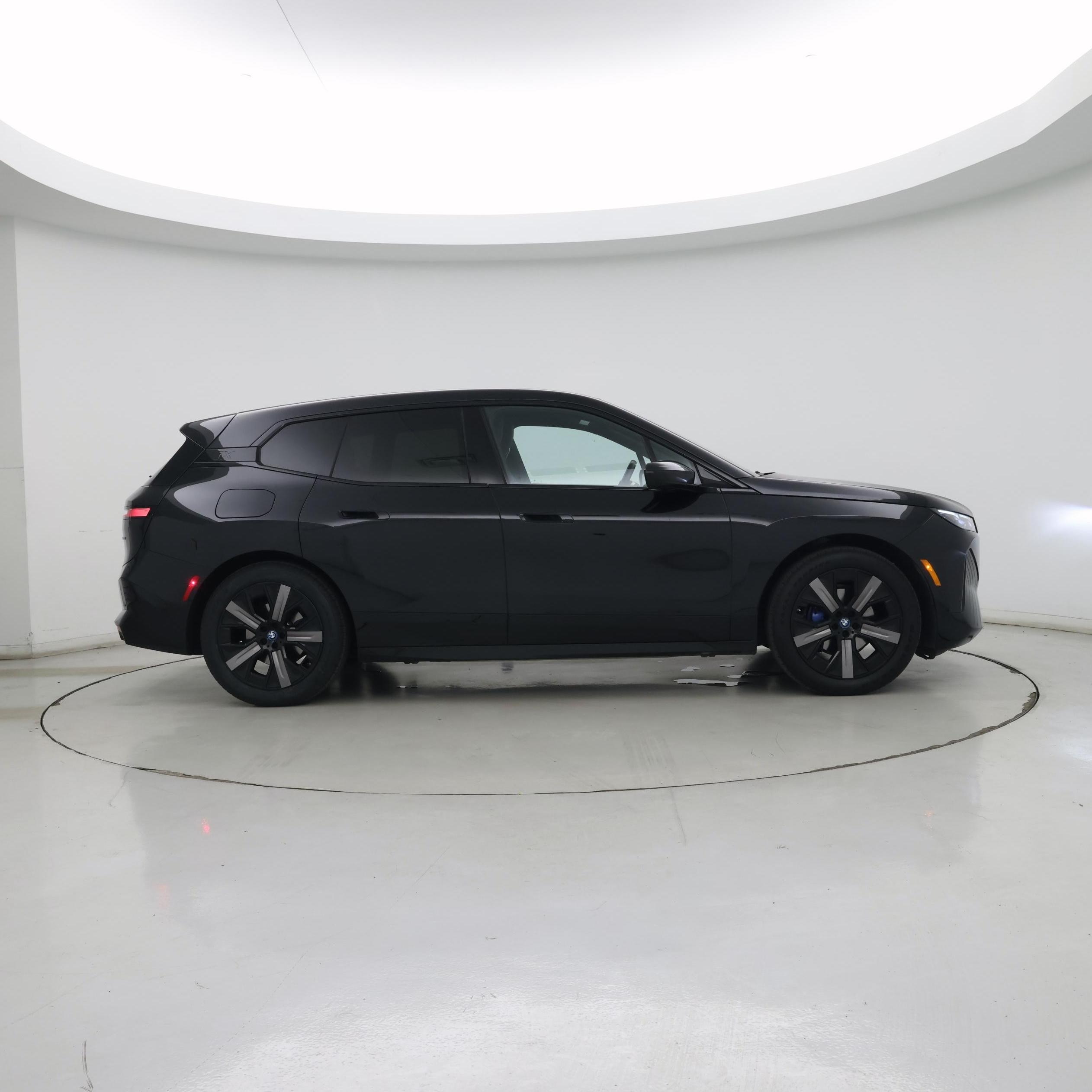 Thumbnail: 2023 BMW iX - 7