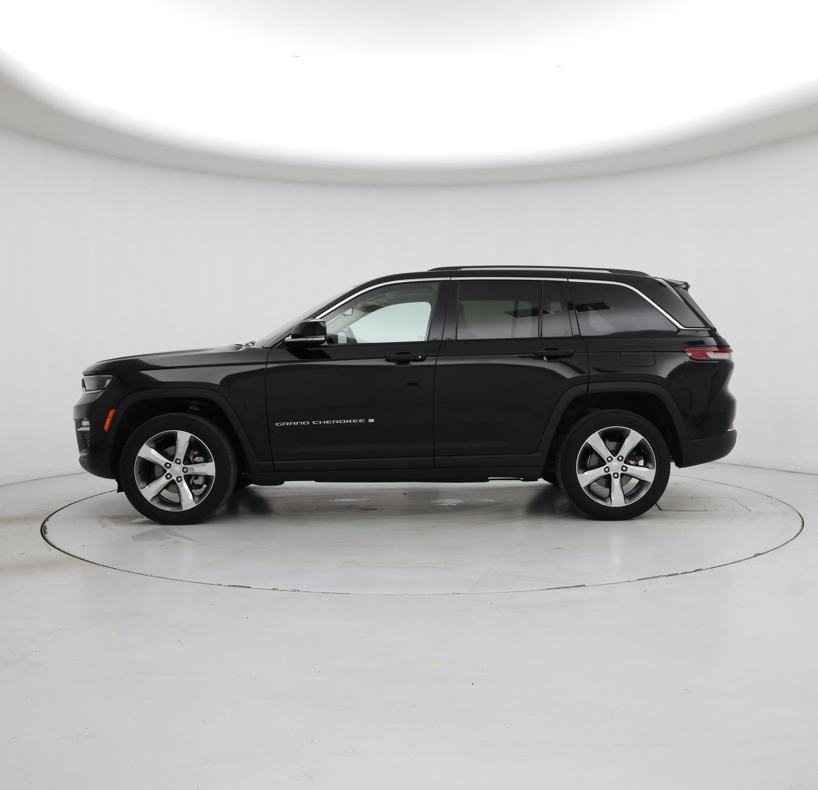 Thumbnail: 2022 Jeep Grand Cherokee - 3