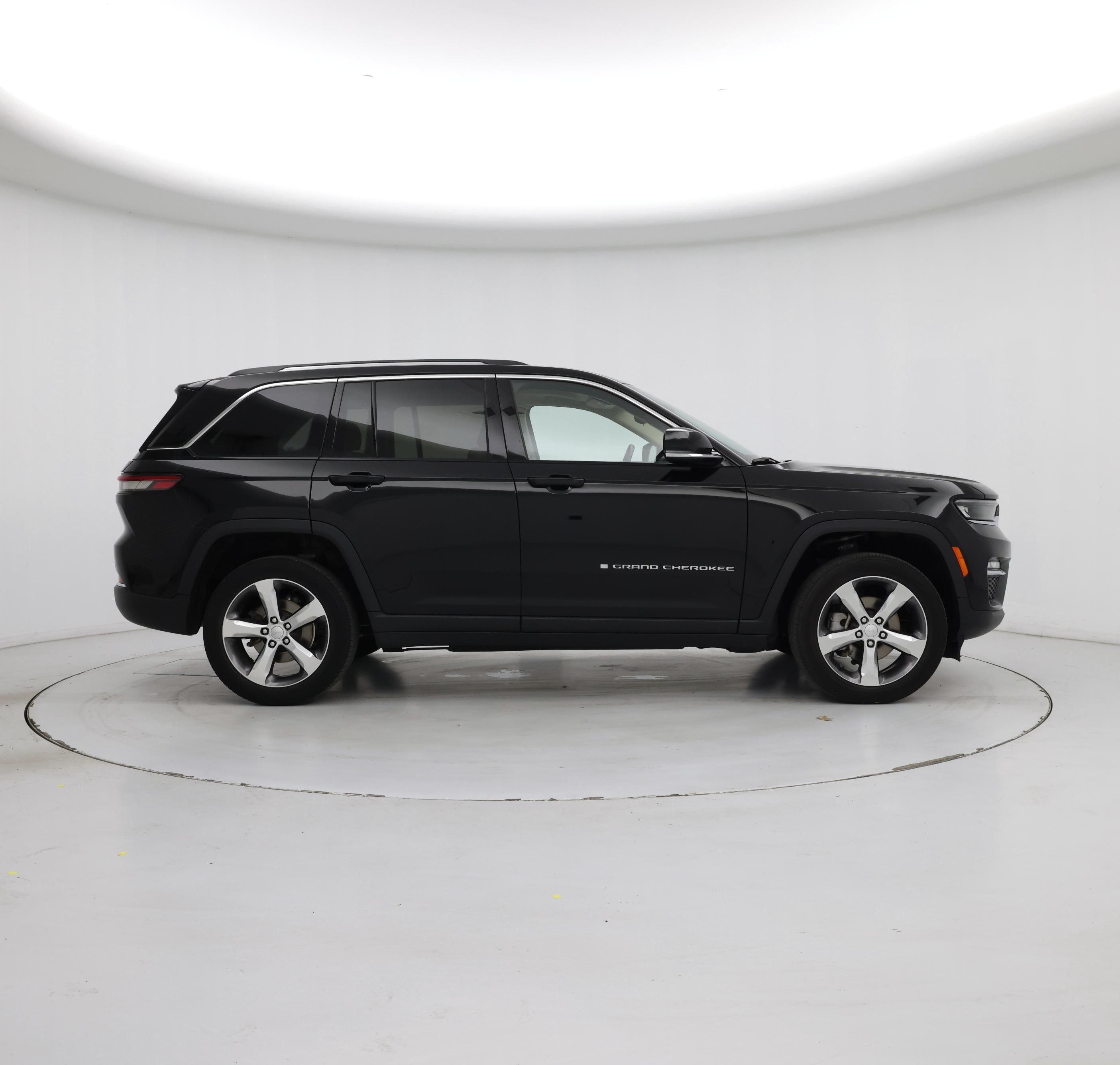 Thumbnail: 2022 Jeep Grand Cherokee - 7
