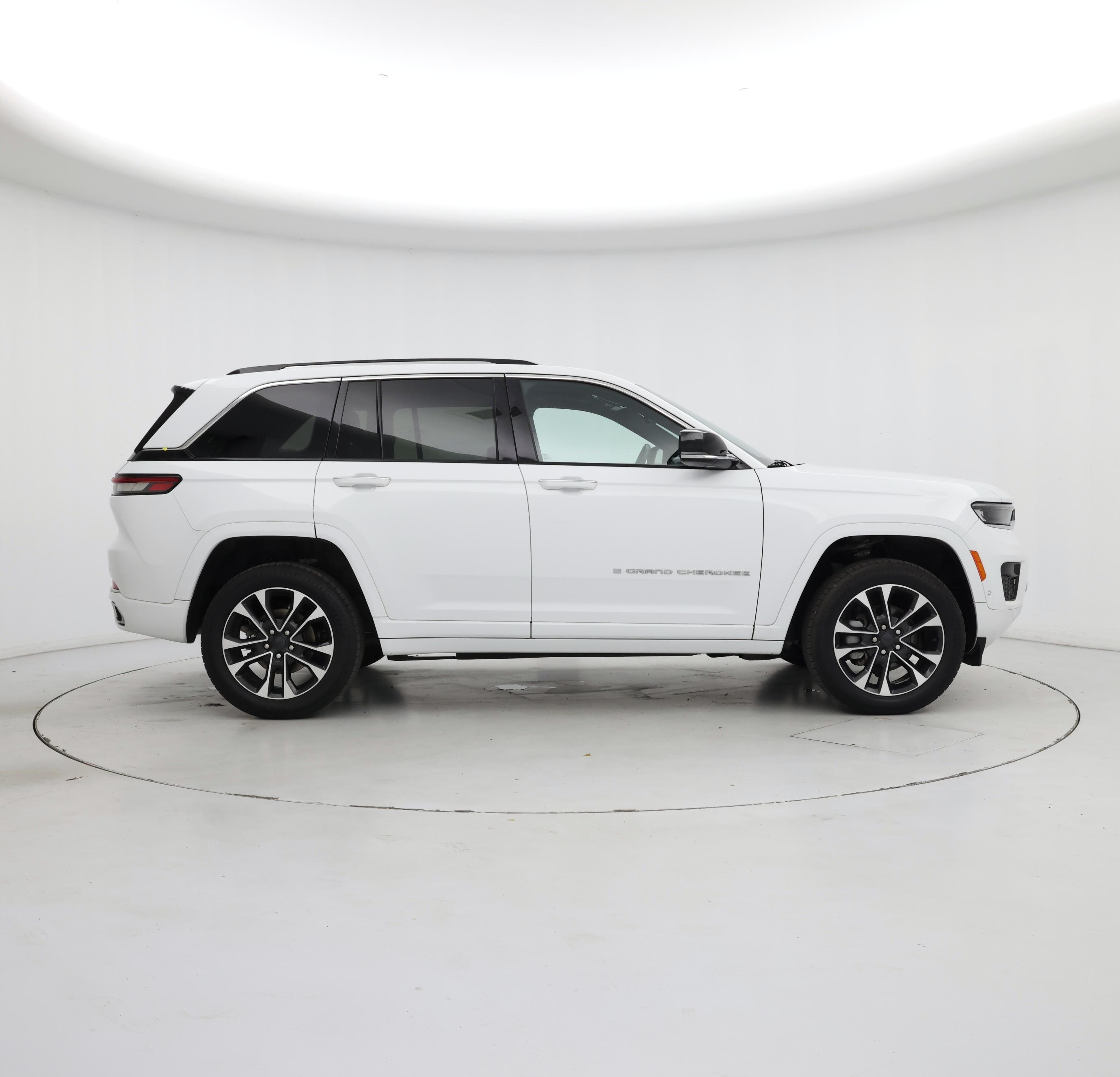 Thumbnail: 2022 Jeep Grand Cherokee - 7