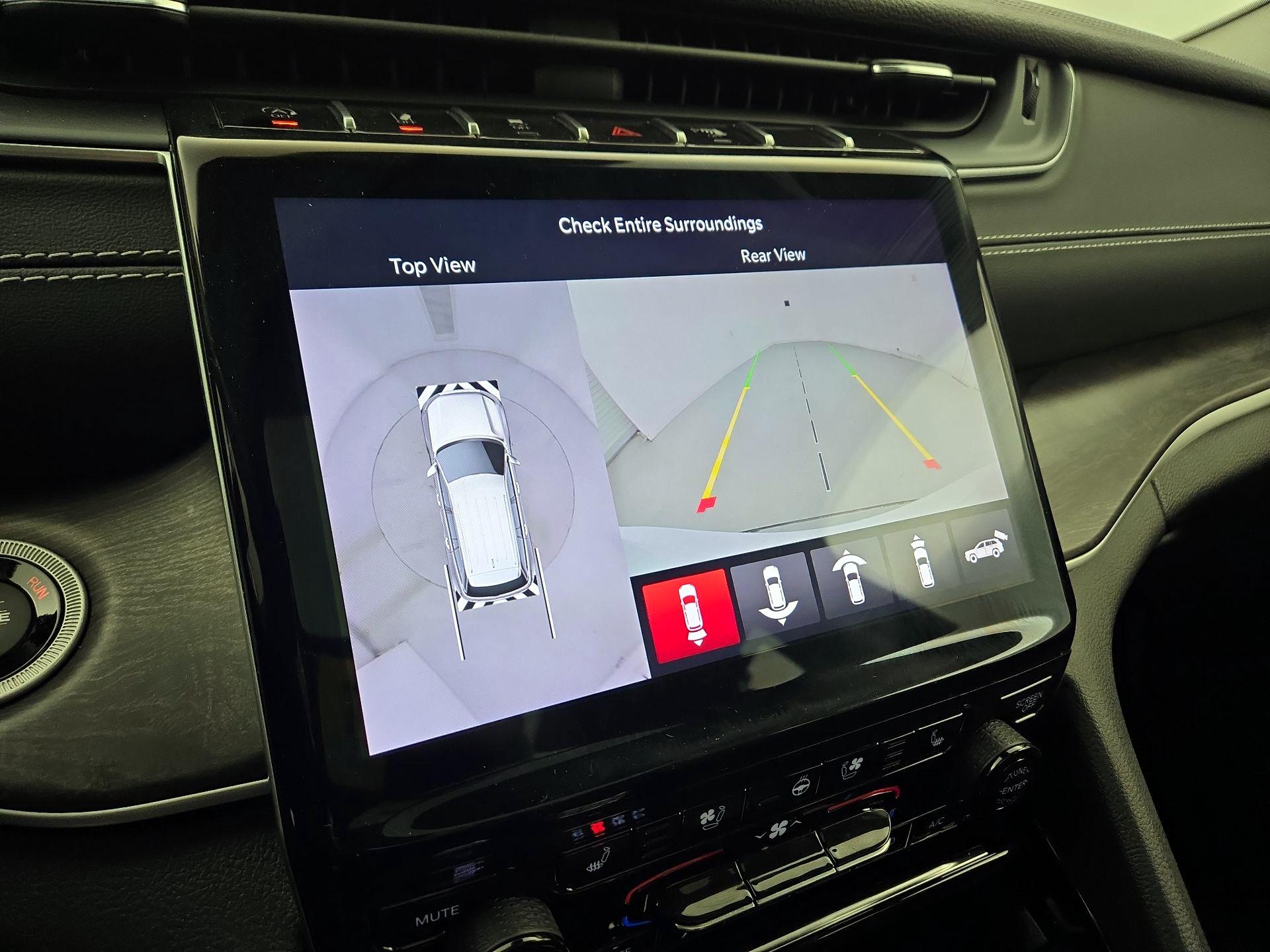 Thumbnail: 2022 Jeep Grand Cherokee - 15