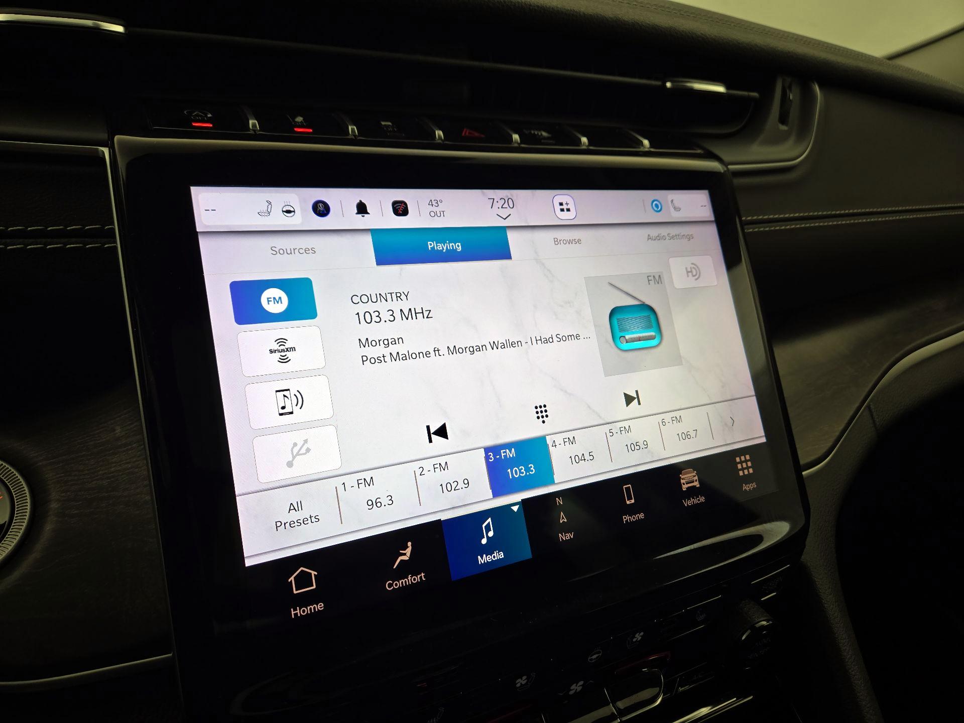 Thumbnail: 2022 Jeep Grand Cherokee - 16