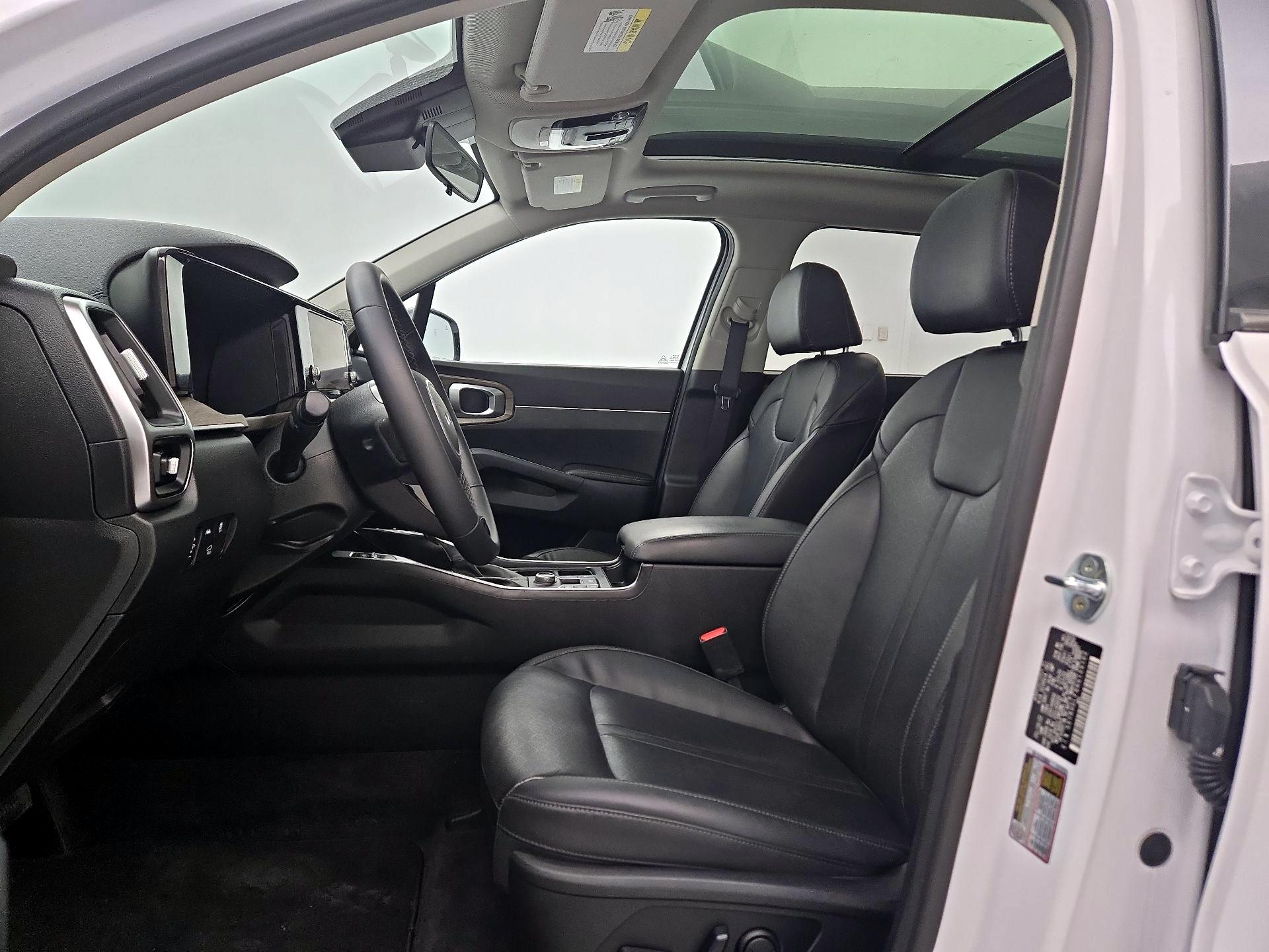 Thumbnail: 2022 Kia Sorento - 11