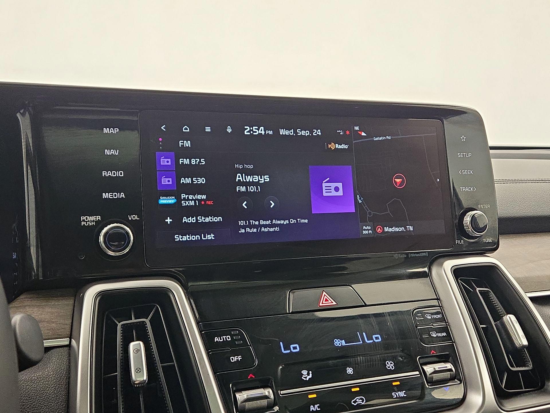Thumbnail: 2022 Kia Sorento - 16